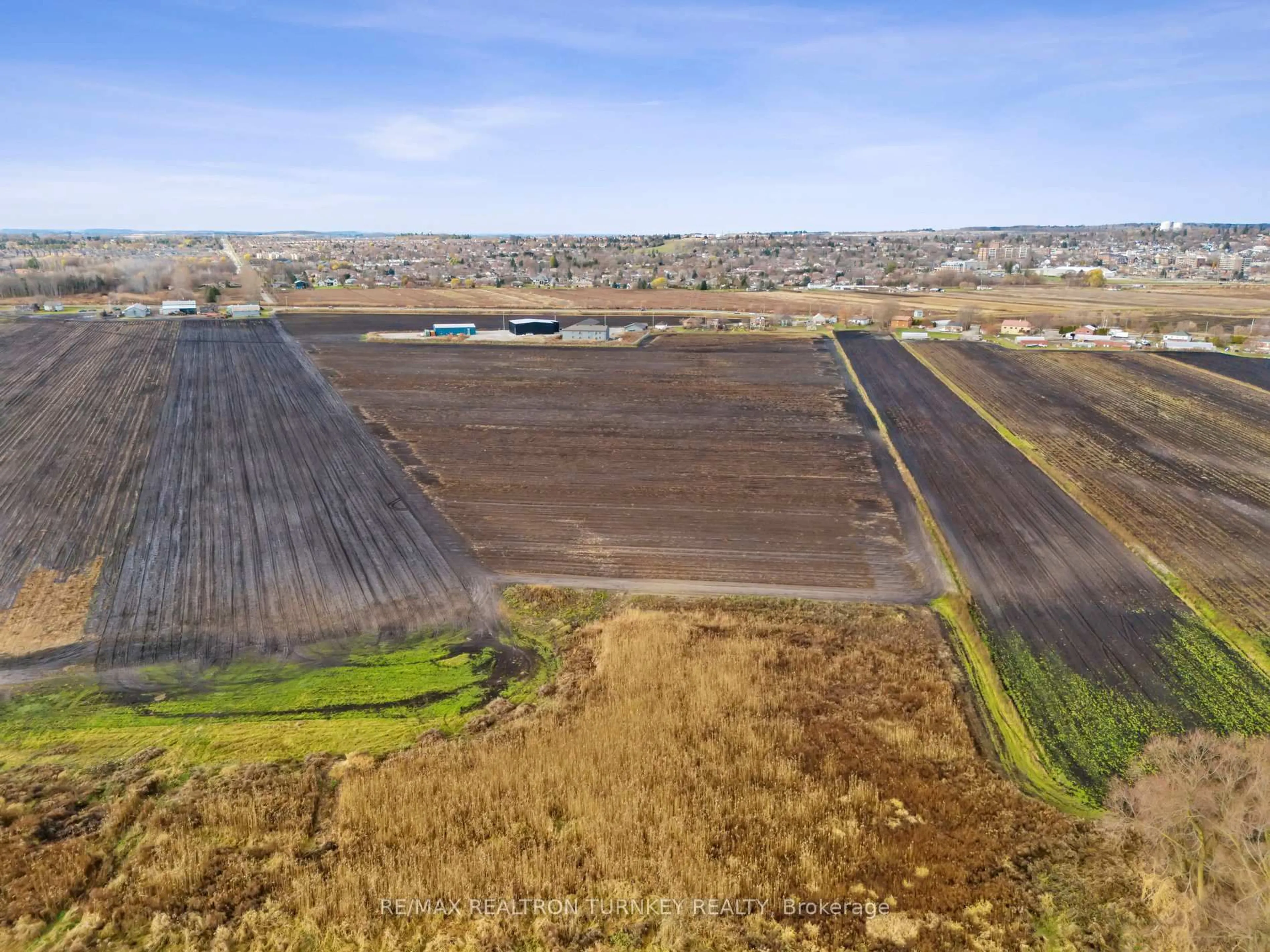 A pic from outside/outdoor area/front of a property/back of a property/a pic from drone, unknown for 3 Grencer Rd, Bradford West Gwillimbury Ontario L3Z 3Z2
