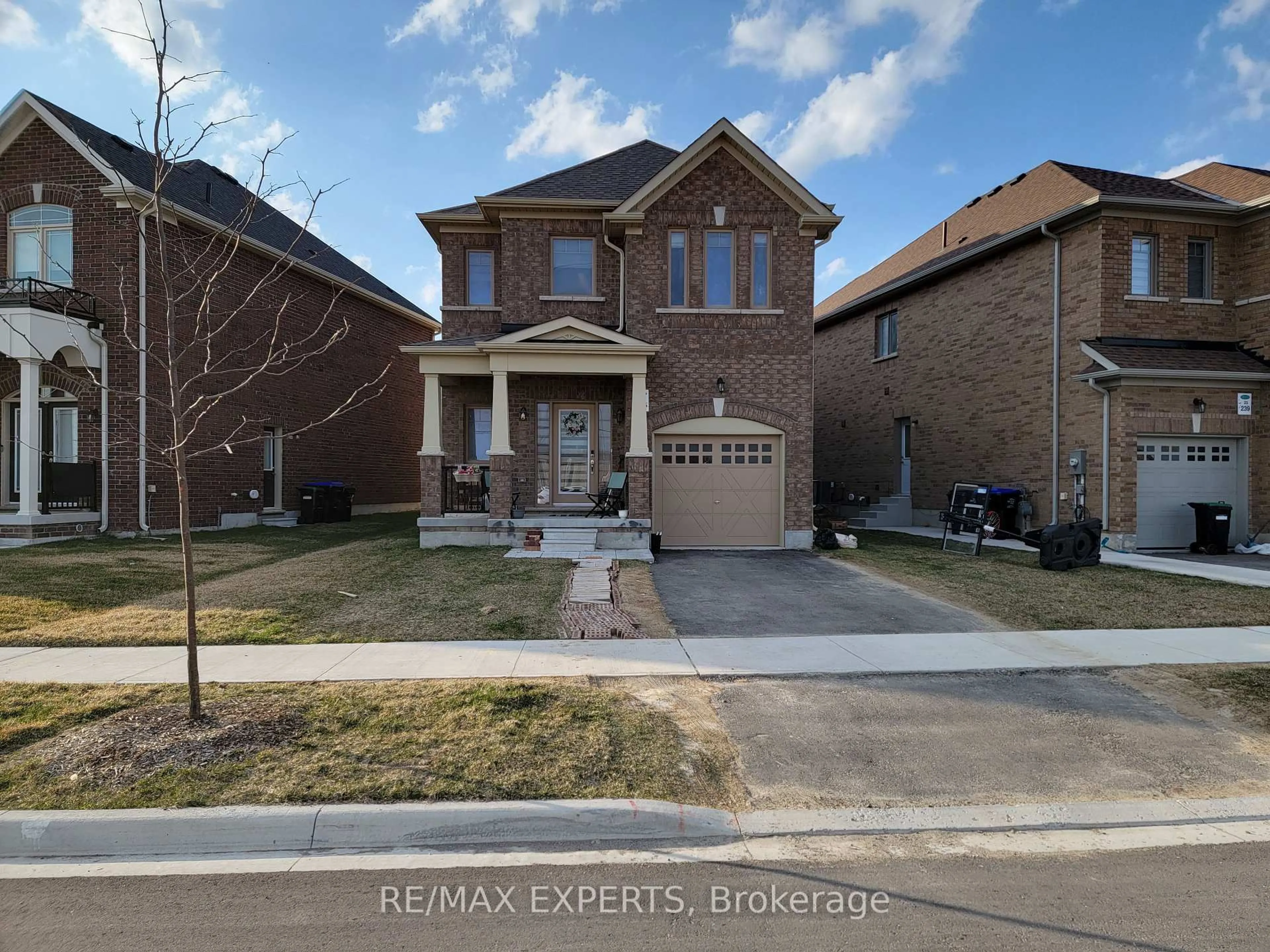Home with brick exterior material, street for 235 Heritage St, Bradford West Gwillimbury Ontario L3Z 4M6