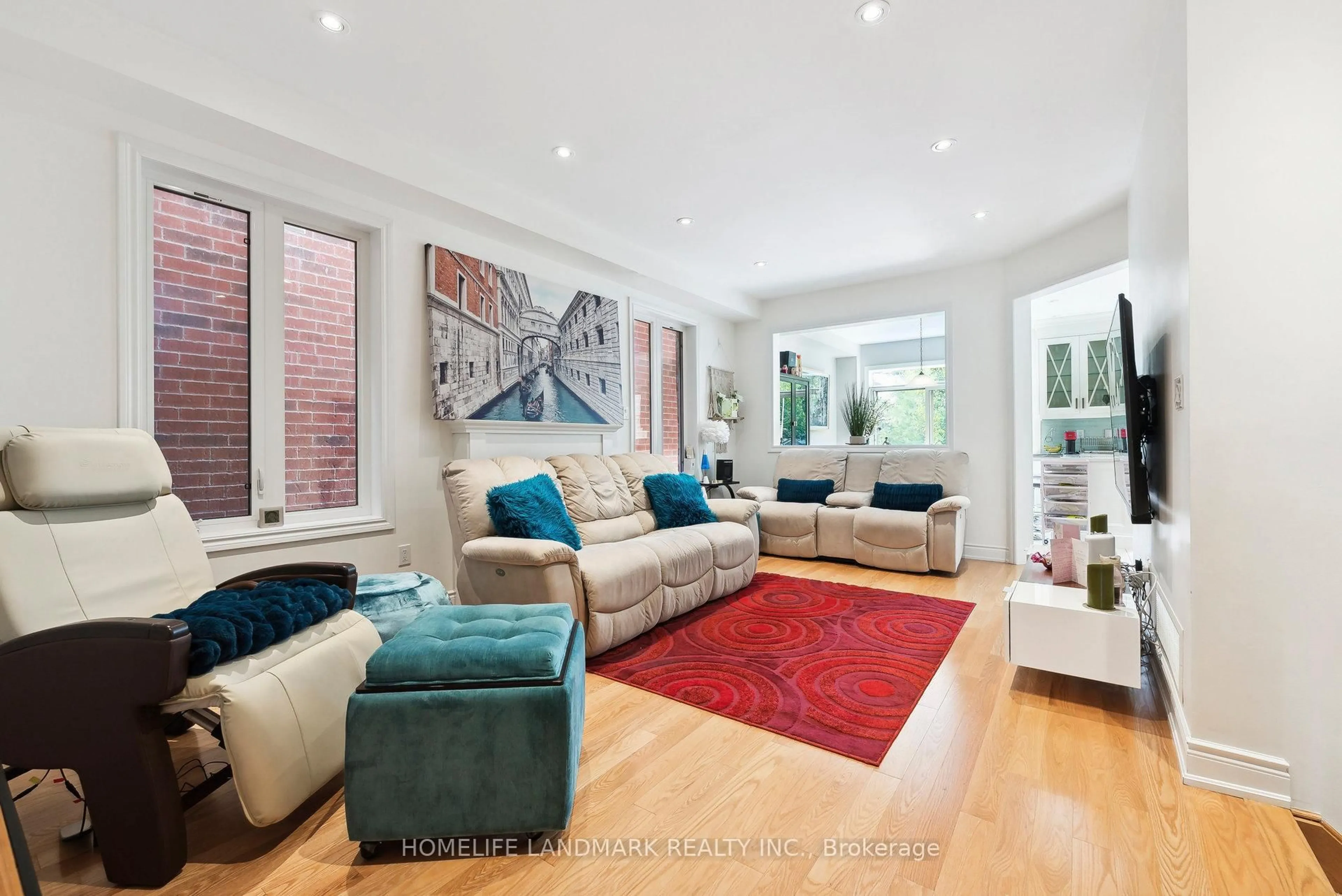 Living room with furniture, unknown for 20 Mack Clement Lane, Richmond Hill Ontario L4S 0G2