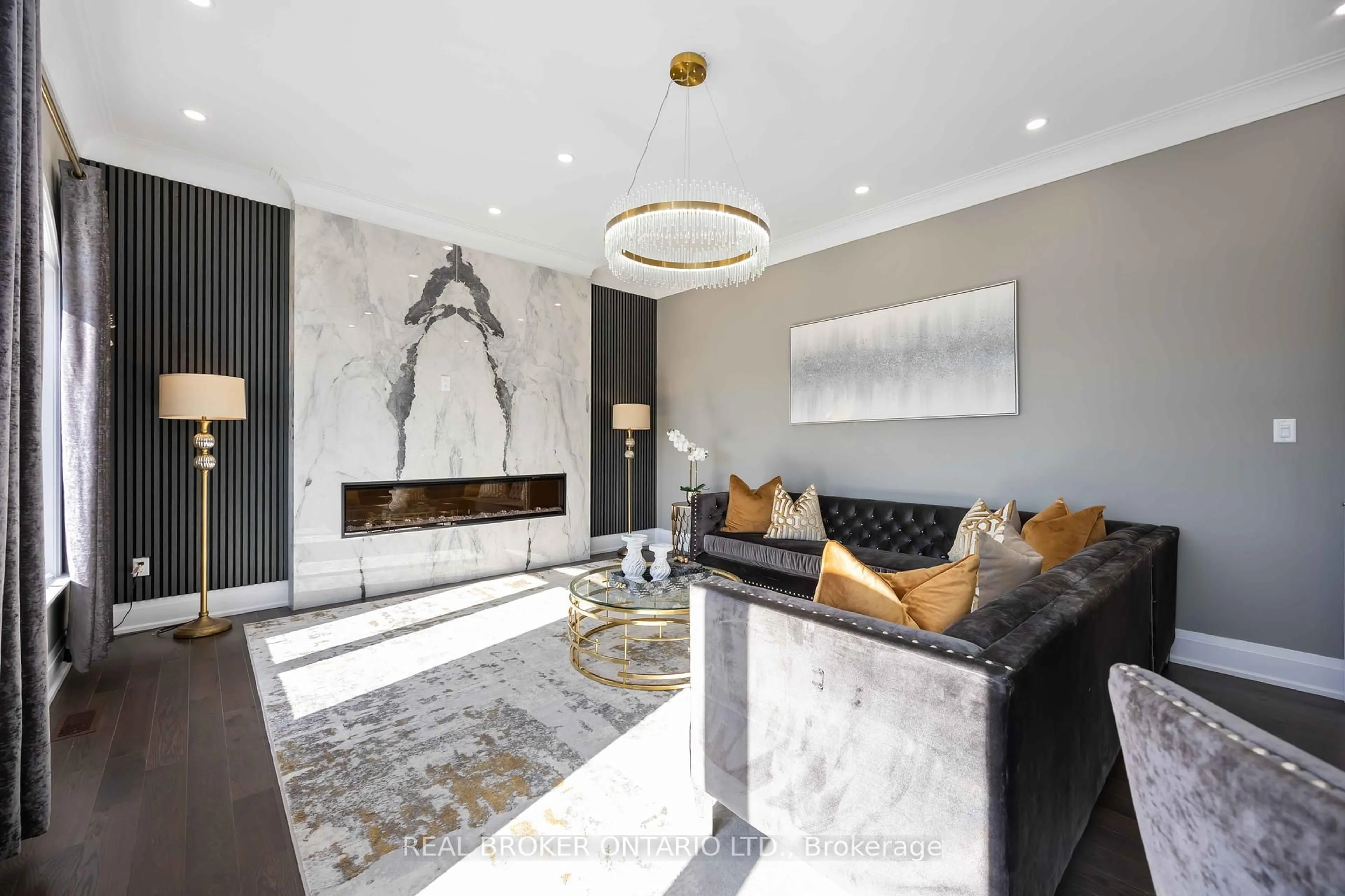 Living room with furniture, unknown for 2236 Pemberton Way, Innisfil Ontario L0L 1K0