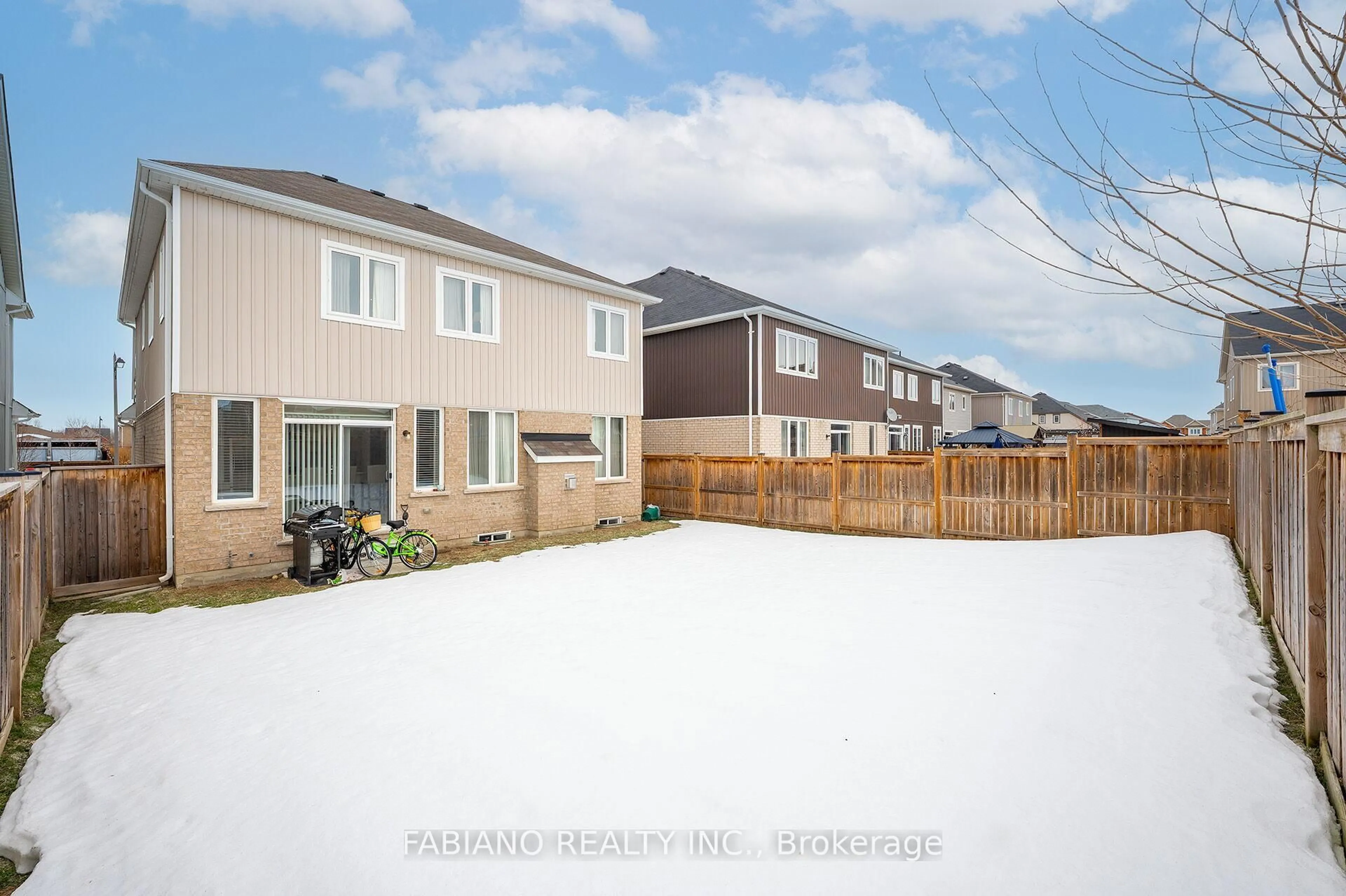 A pic from outside/outdoor area/front of a property/back of a property/a pic from drone, unknown for 55 Elphick St, Essa Ontario L0M 1B6