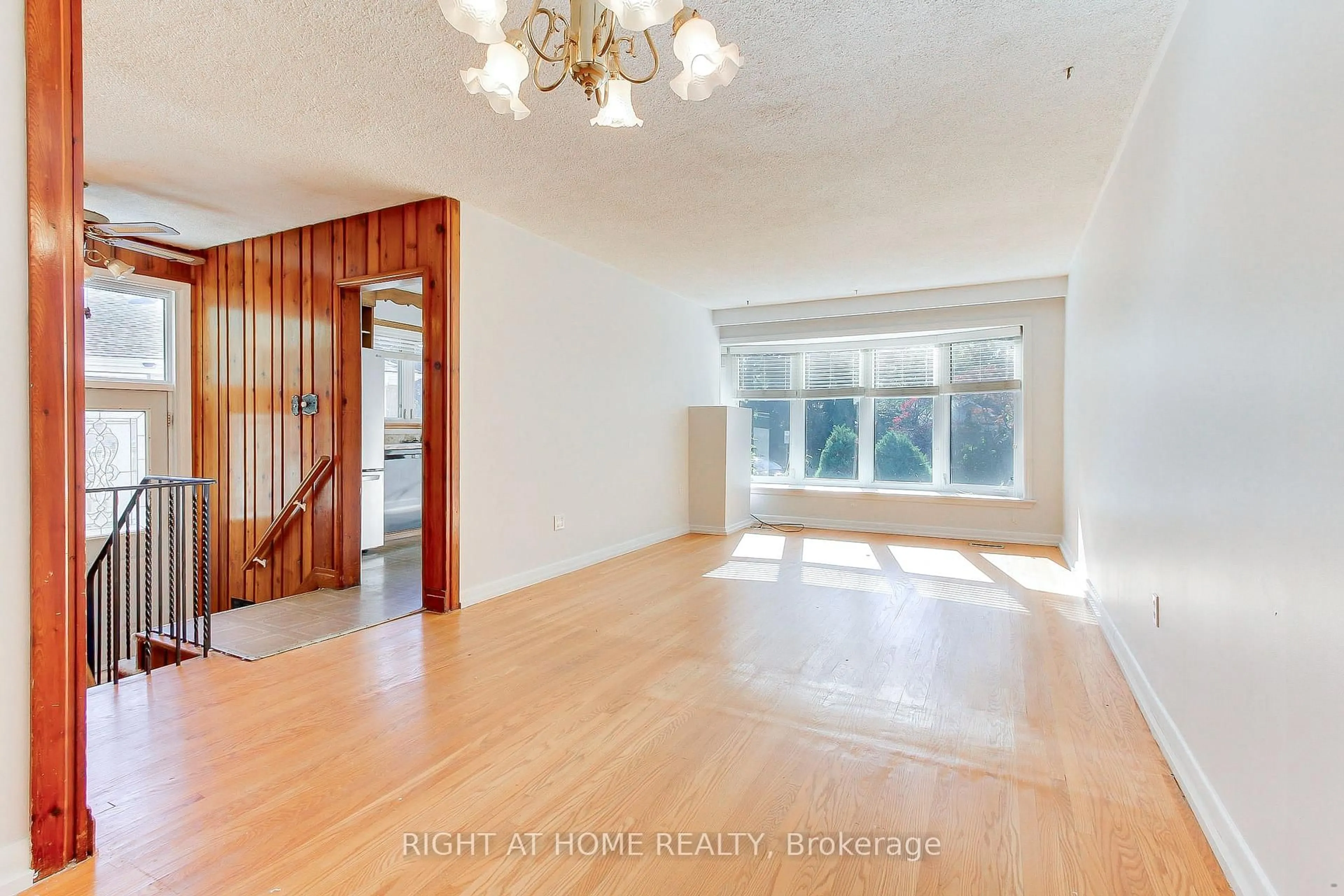 Unknown for 40 Kitimat Cres, Aurora Ontario L4G 3C3