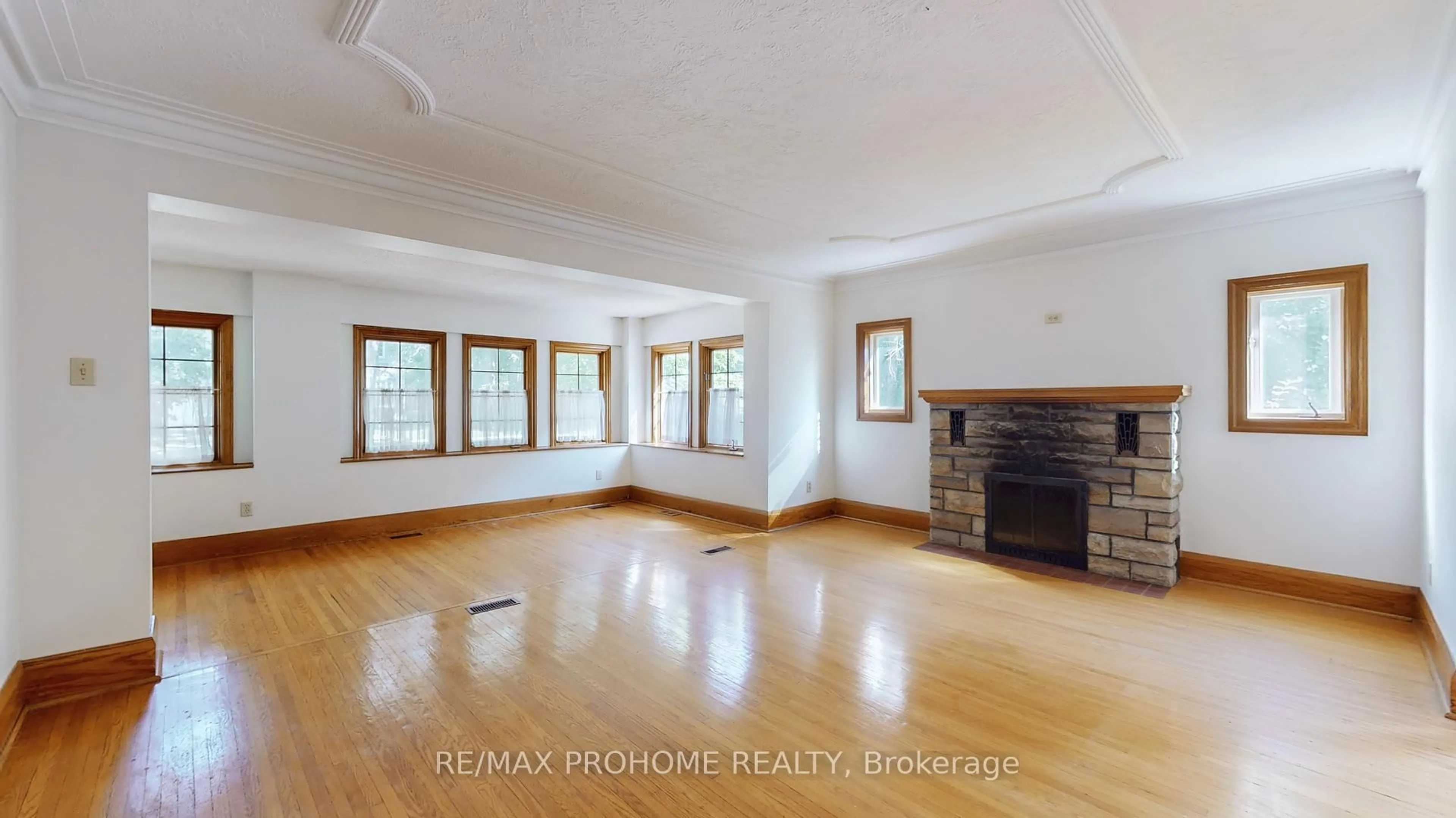 A pic of a room for 17 Eckardt Ave, Markham Ontario L3R 1P1