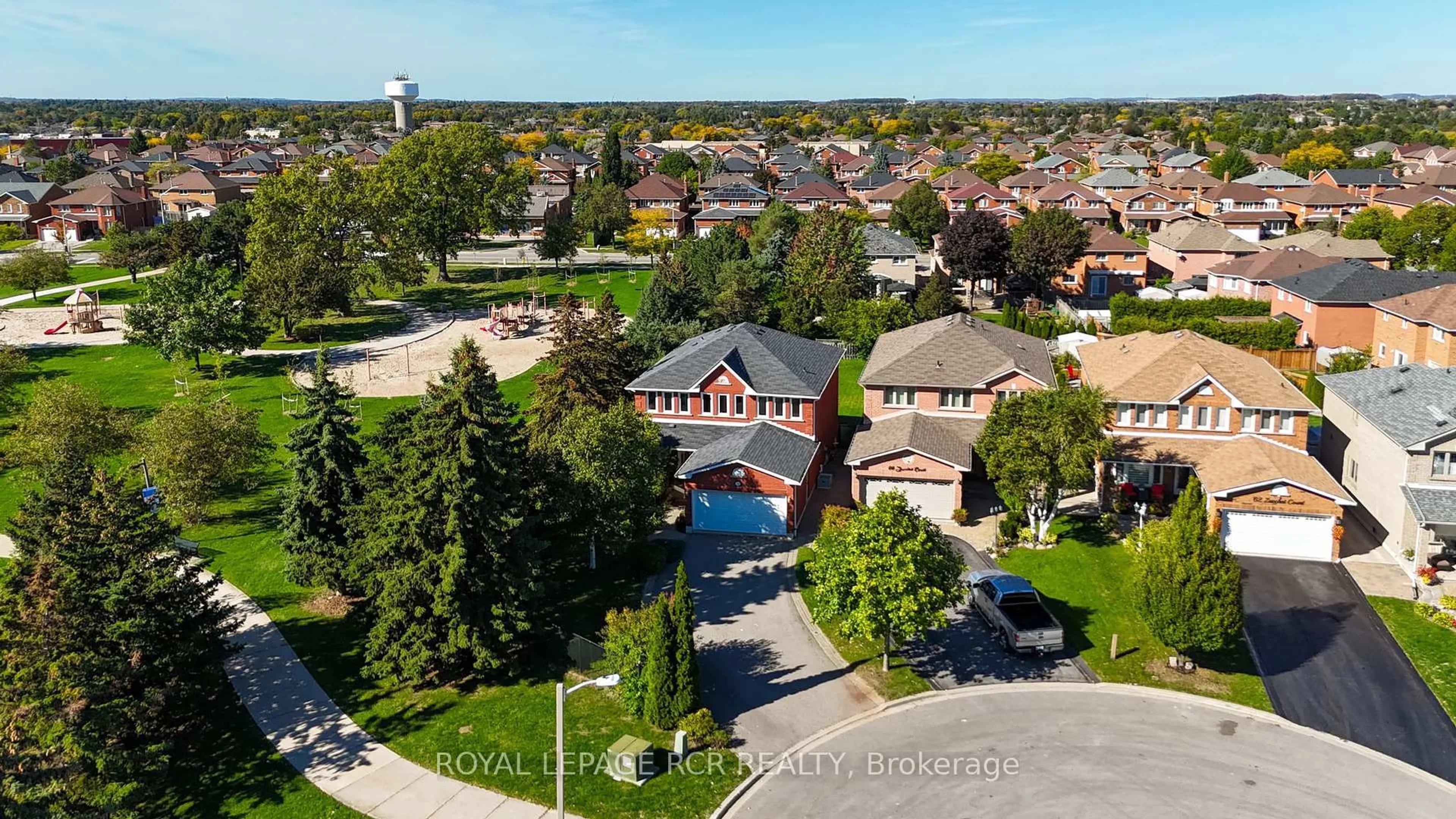 A pic from outside/outdoor area/front of a property/back of a property/a pic from drone, street for 70 Zucchet Crt, Vaughan Ontario L4L 8T7