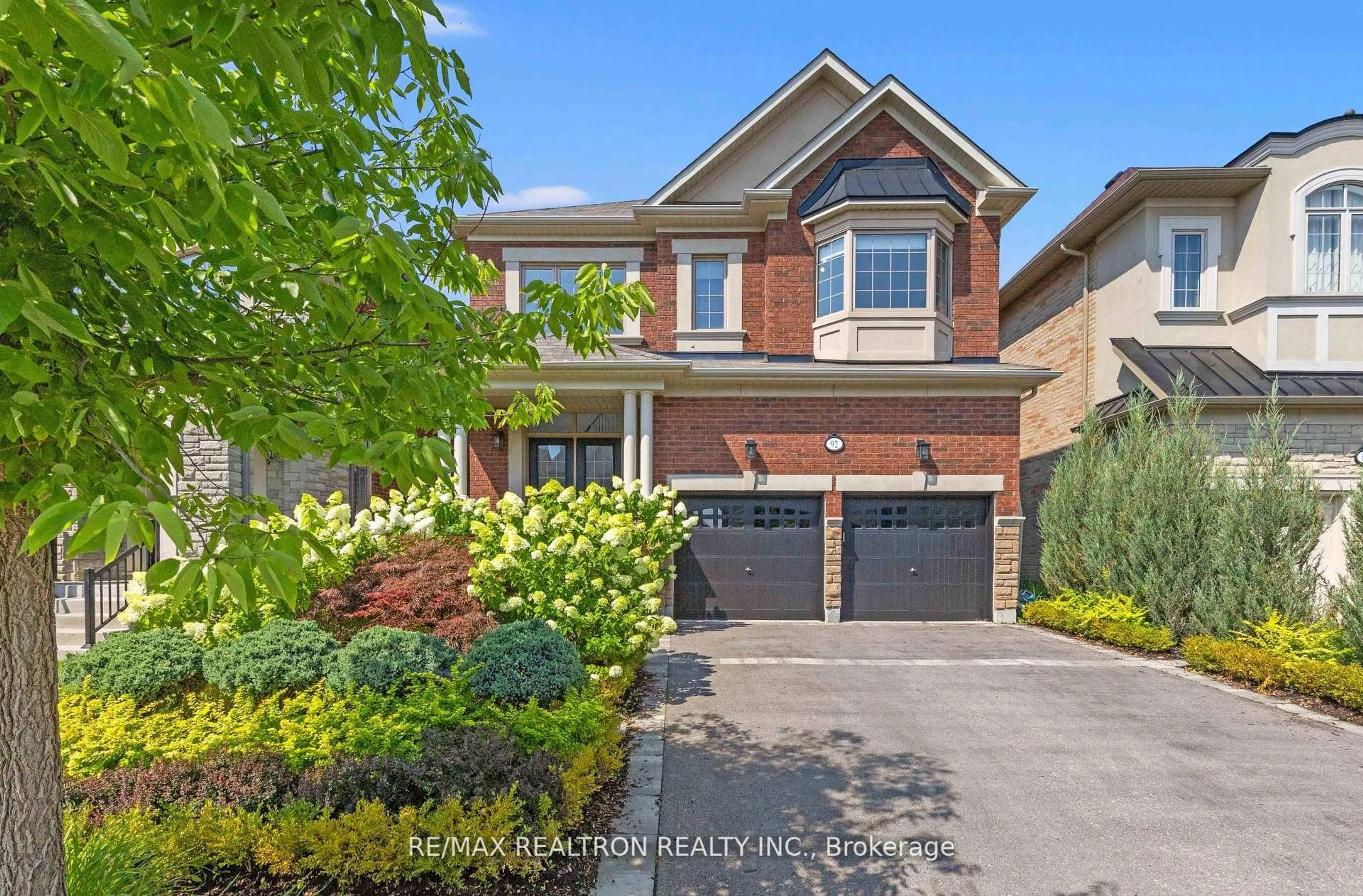 Home with brick exterior material, street for 92 Chaiwood Crt, Vaughan Ontario L6A 0Z9
