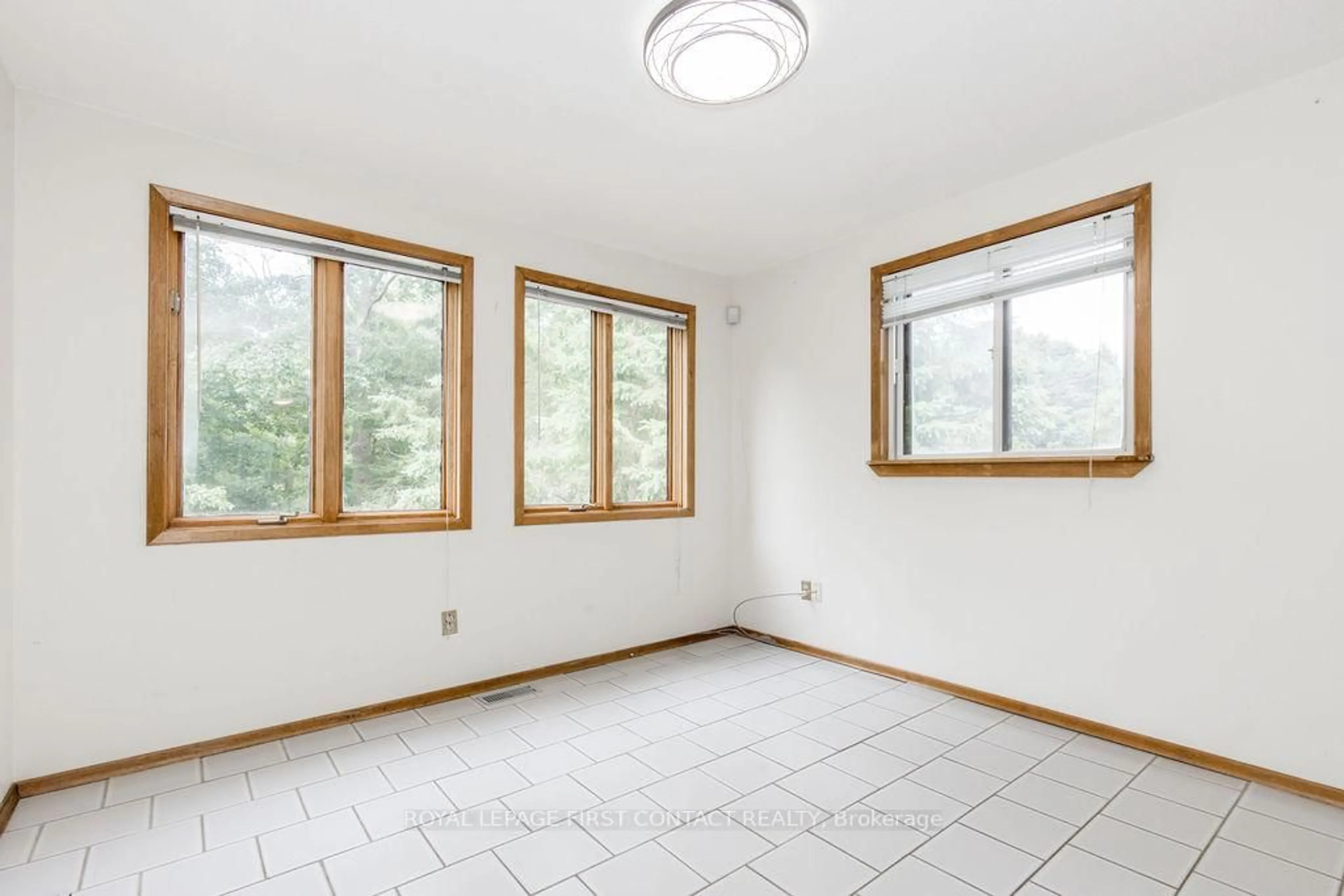 A pic of a room for 111 Graham St, Essa Ontario L0M 1B0