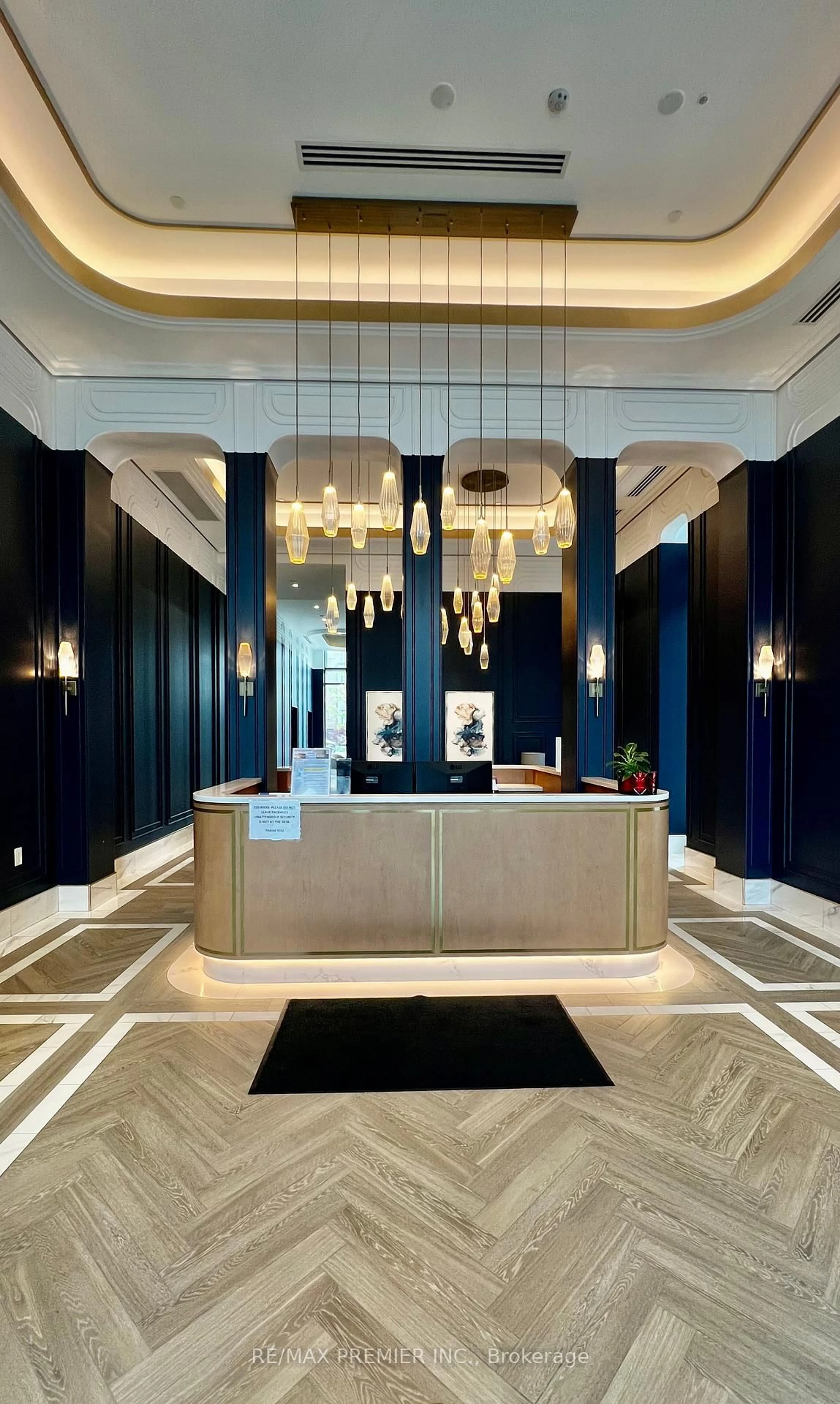 Lobby for 120 Eagle Rock Way #601, Vaughan Ontario L6A 5C2