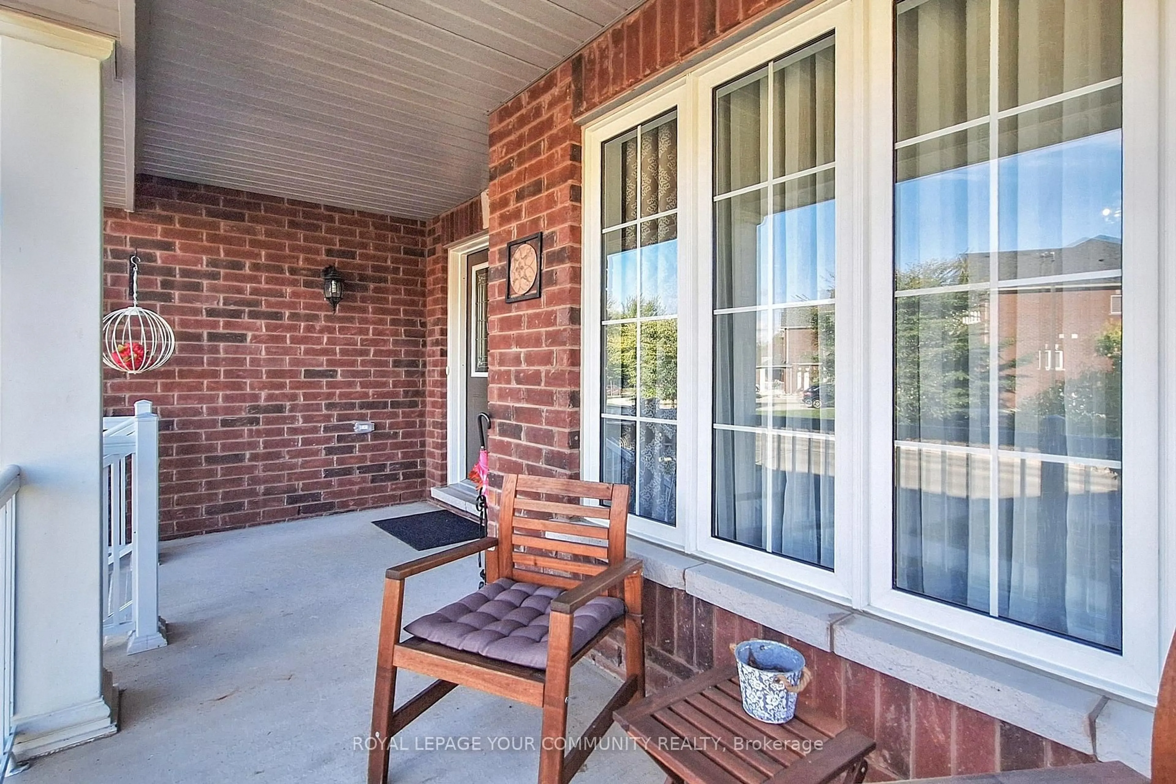 Home with brick exterior material, street for 19 Richmond Park Dr, Georgina Ontario L4P 0H2