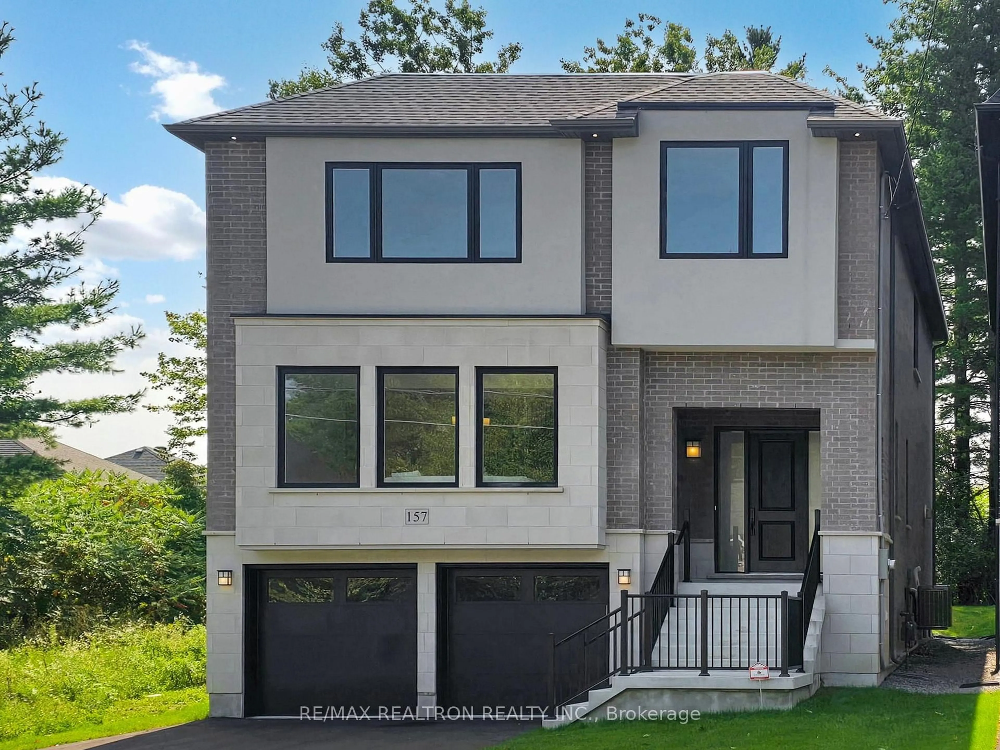 Home with vinyl exterior material, street for 157 Snively St, Richmond Hill Ontario L4E 3E9