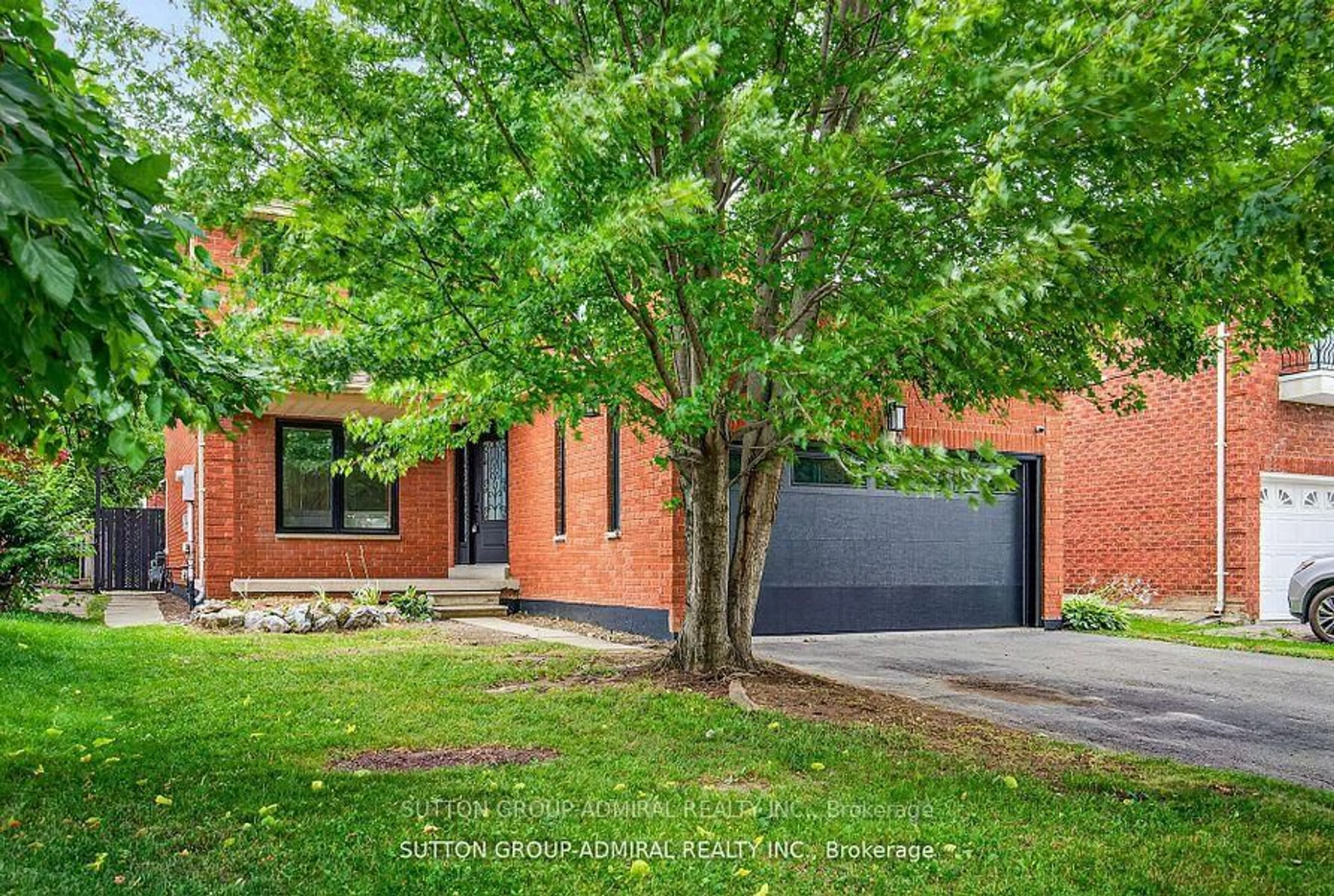 Home with brick exterior material, street for 43 Keremeos Cres, Richmond Hill Ontario L4C 9R9