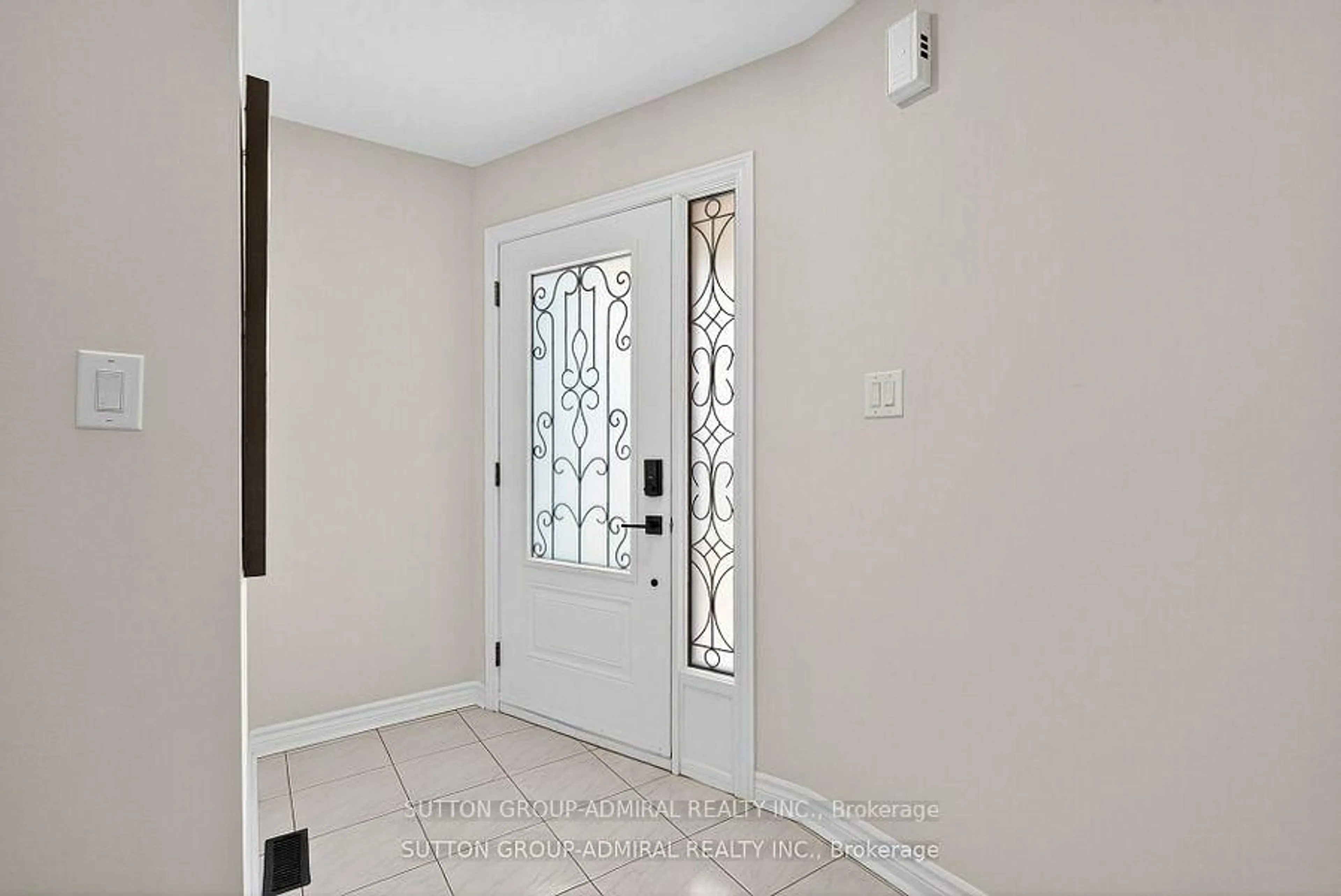 Indoor entryway for 43 Keremeos Cres, Richmond Hill Ontario L4C 9R9