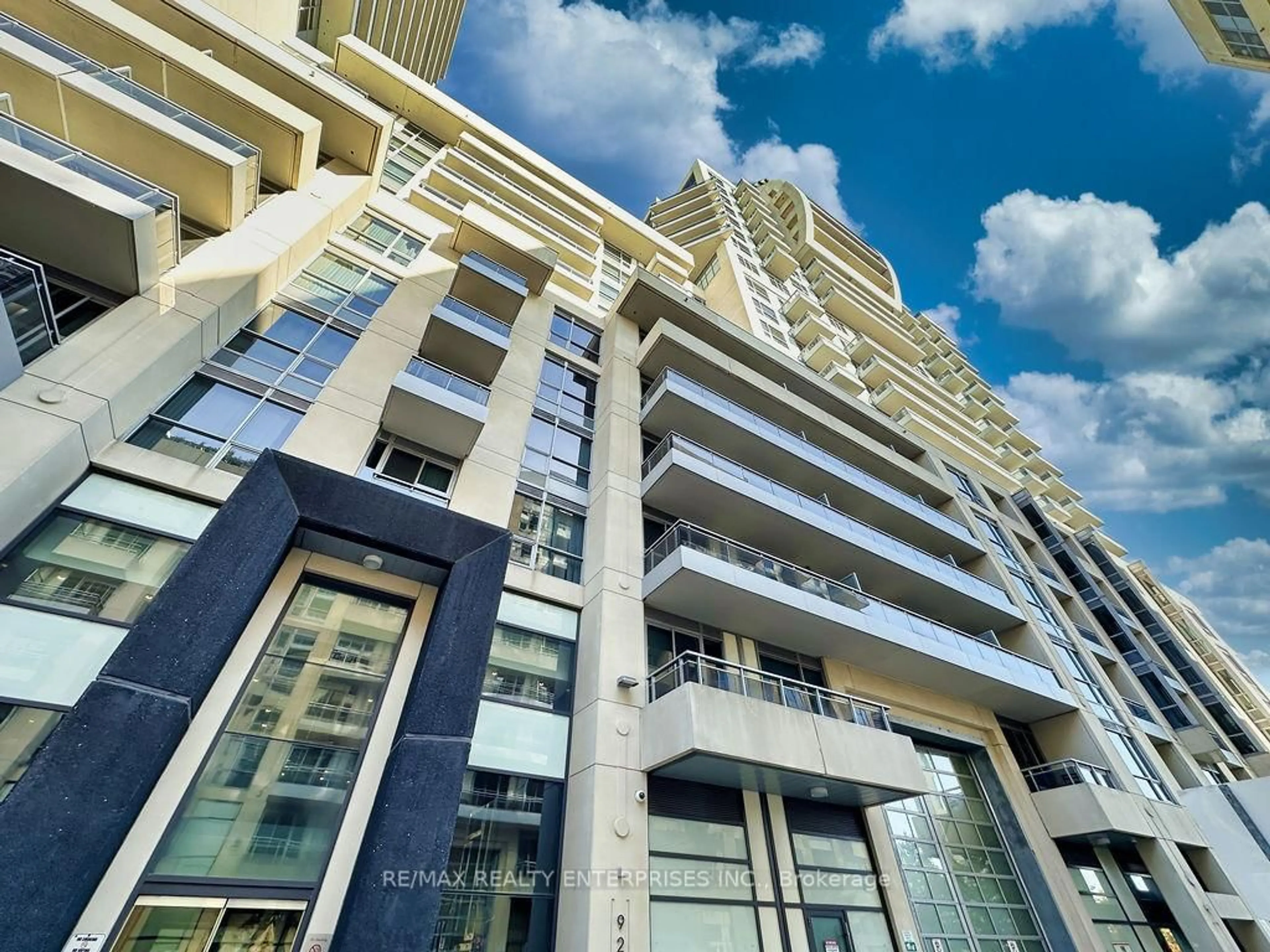 Unknown for 9205 YONGE St #802, Richmond Hill Ontario L4C 6Z2