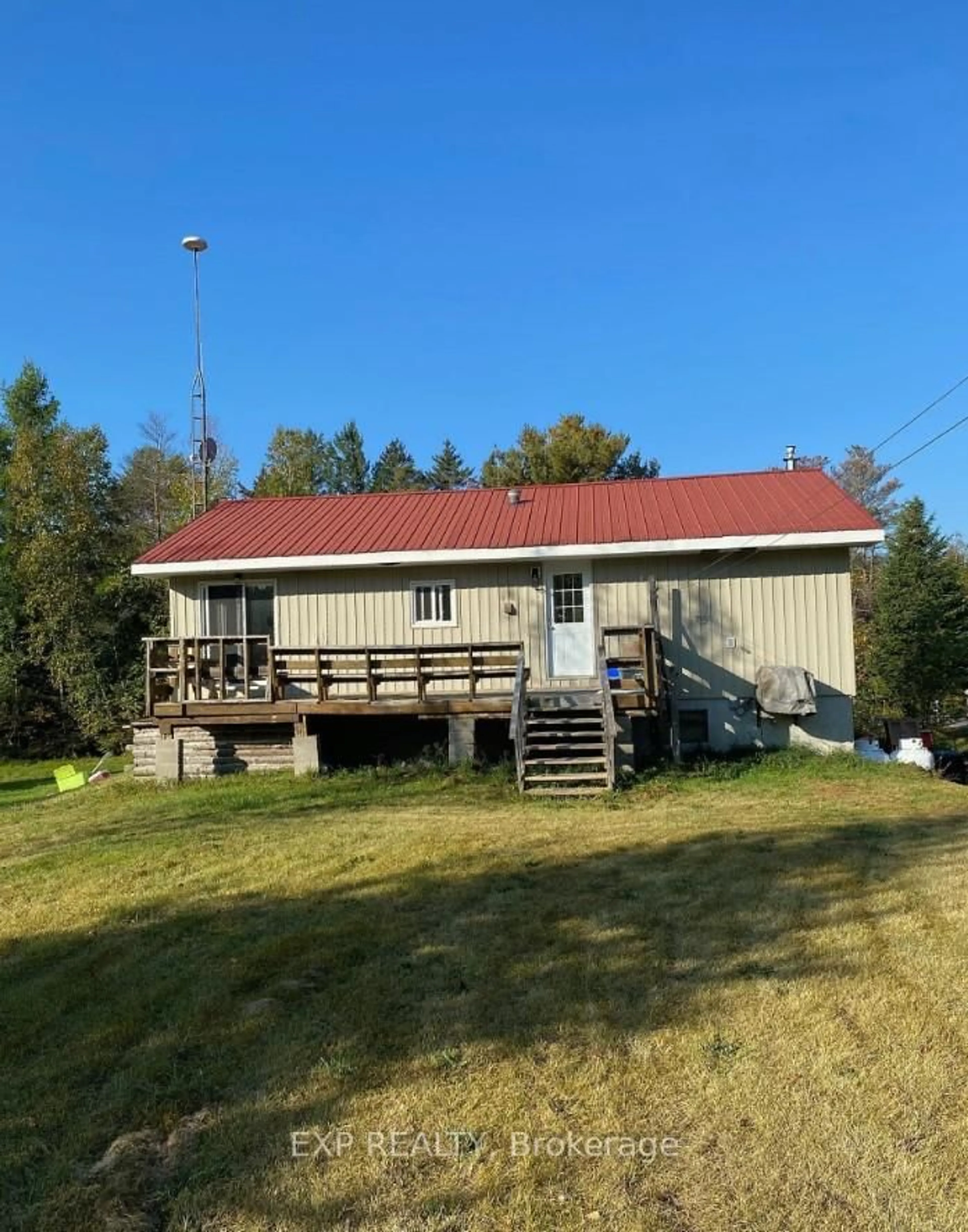 A pic from outside/outdoor area/front of a property/back of a property/a pic from drone, building for 8555 10TH Line, Essa Ontario L4M 4S4