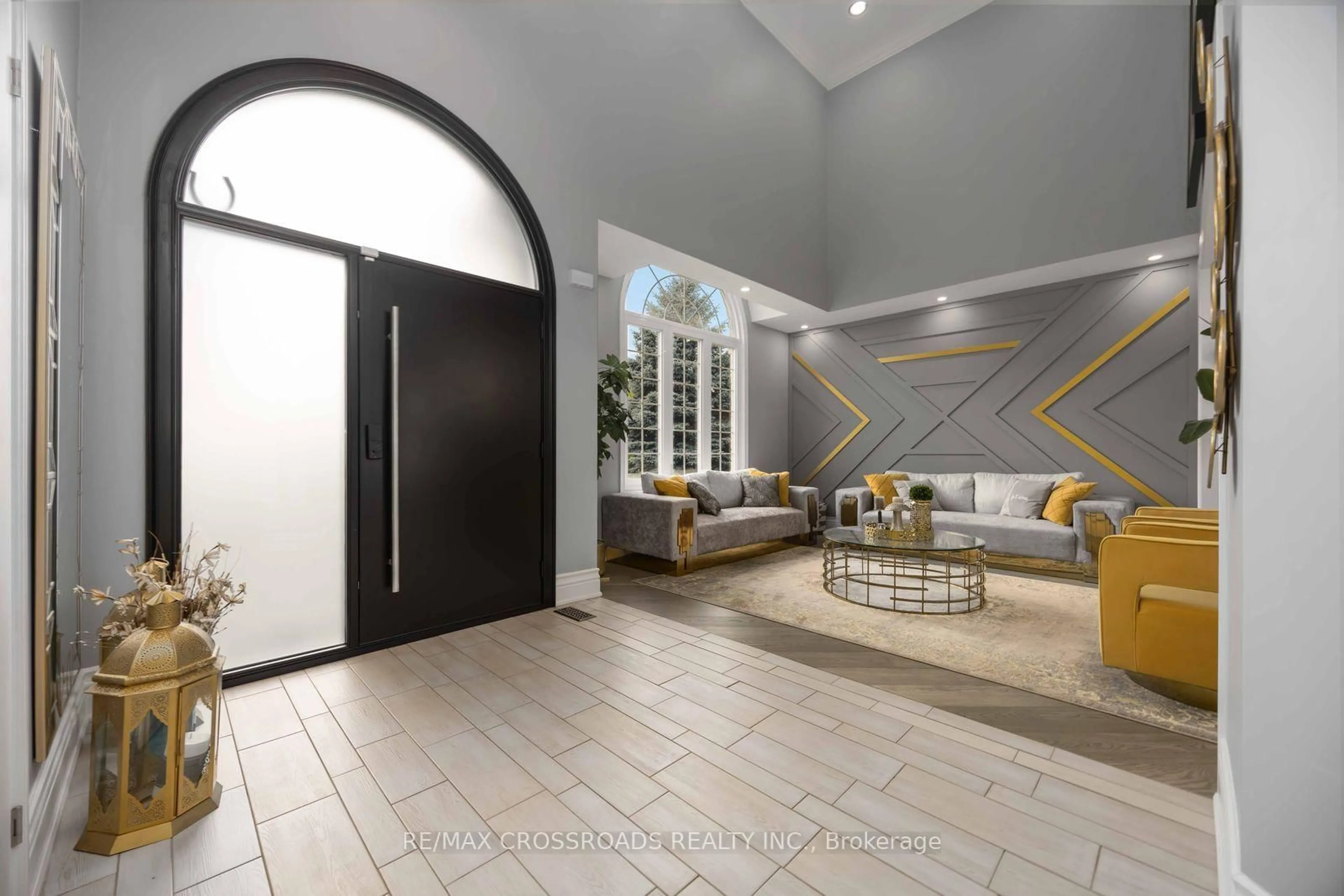 Indoor foyer for 50 Grandlea Cres, Markham Ontario L3S 4A2