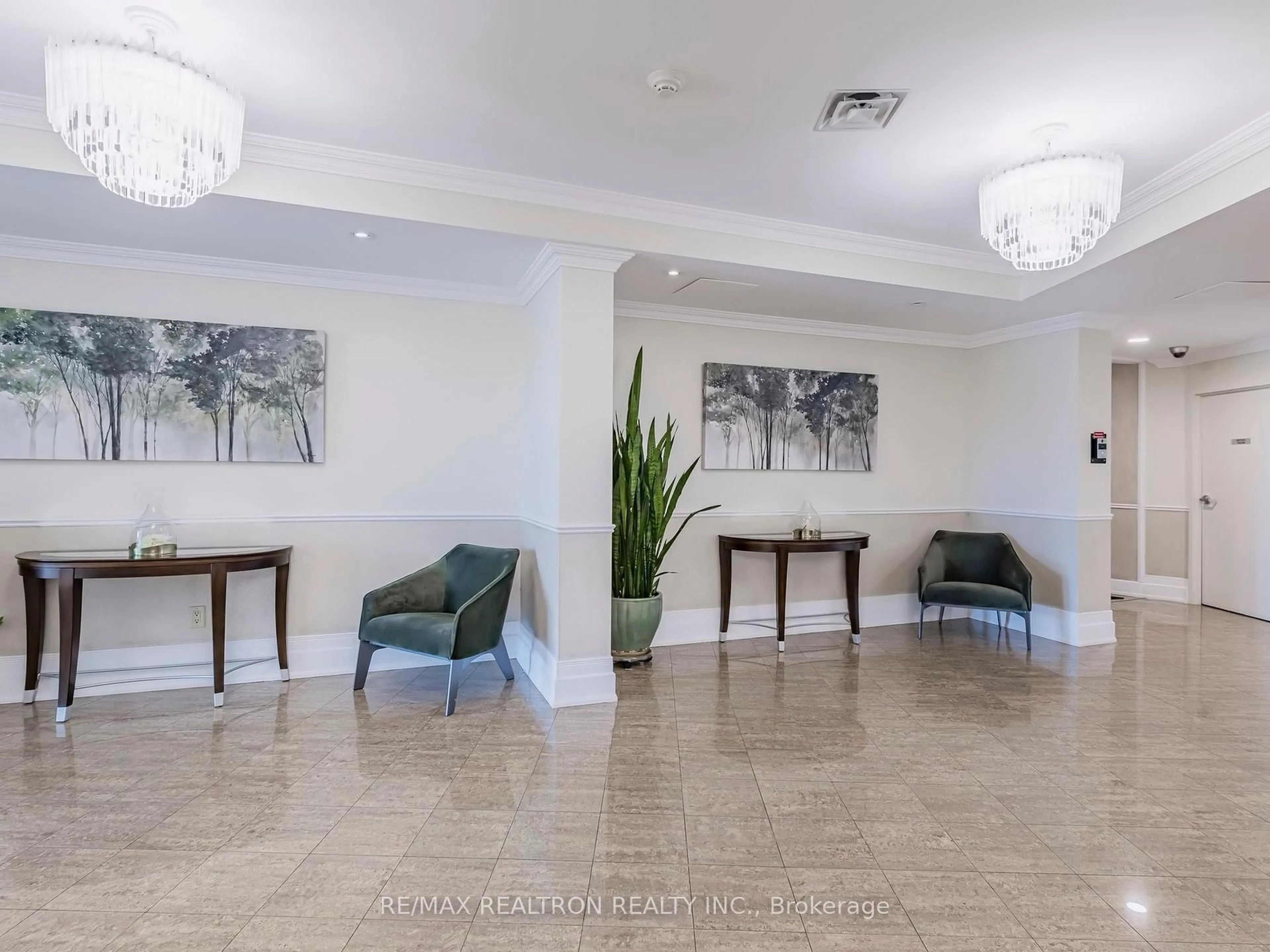 Lobby for 40 Harding Blvd #1015, Richmond Hill Ontario L4C 9S5