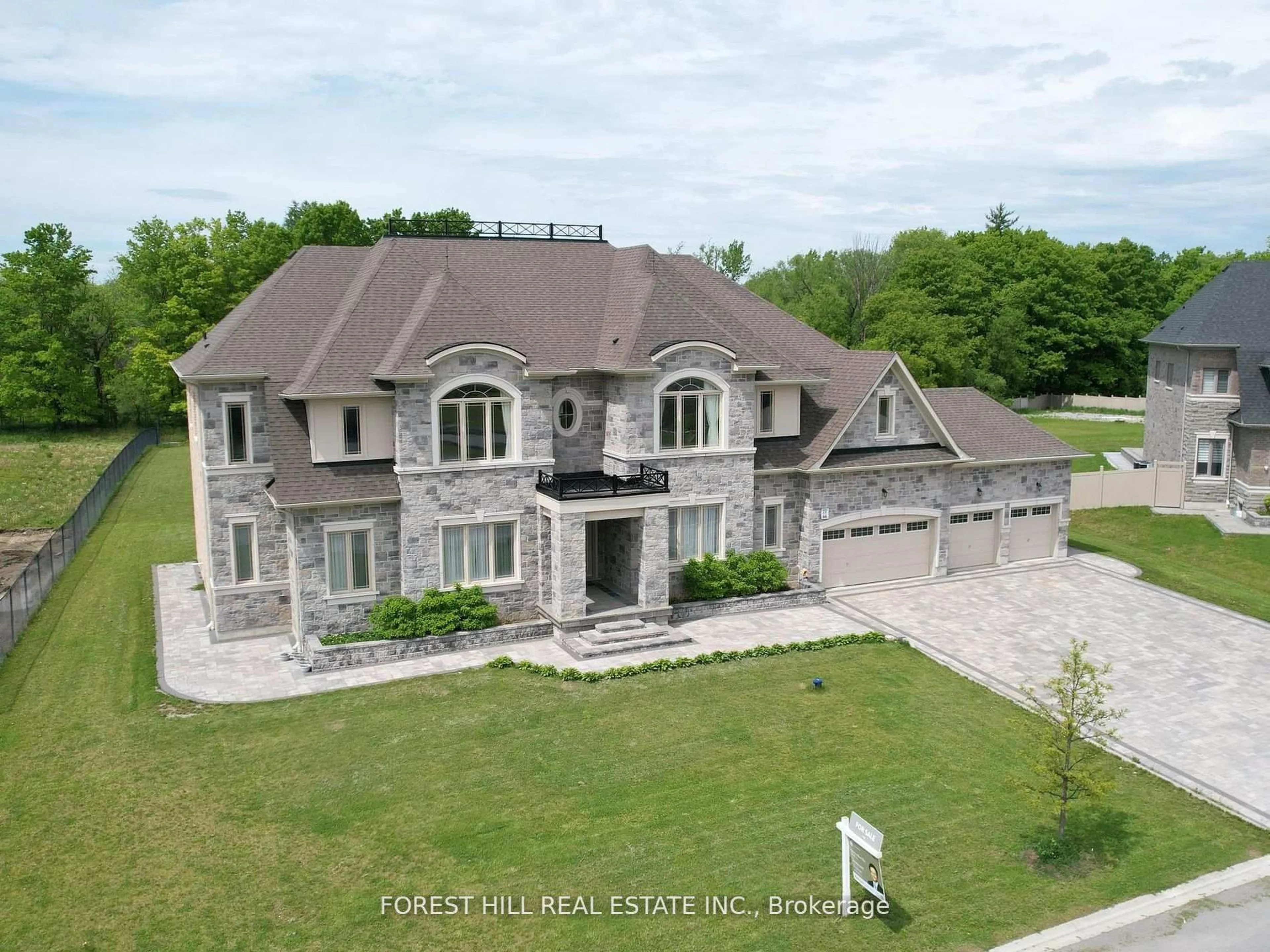 A pic from outside/outdoor area/front of a property/back of a property/a pic from drone, building for 66 Sam Davis Crt, Whitchurch-Stouffville Ontario L4A 4R4