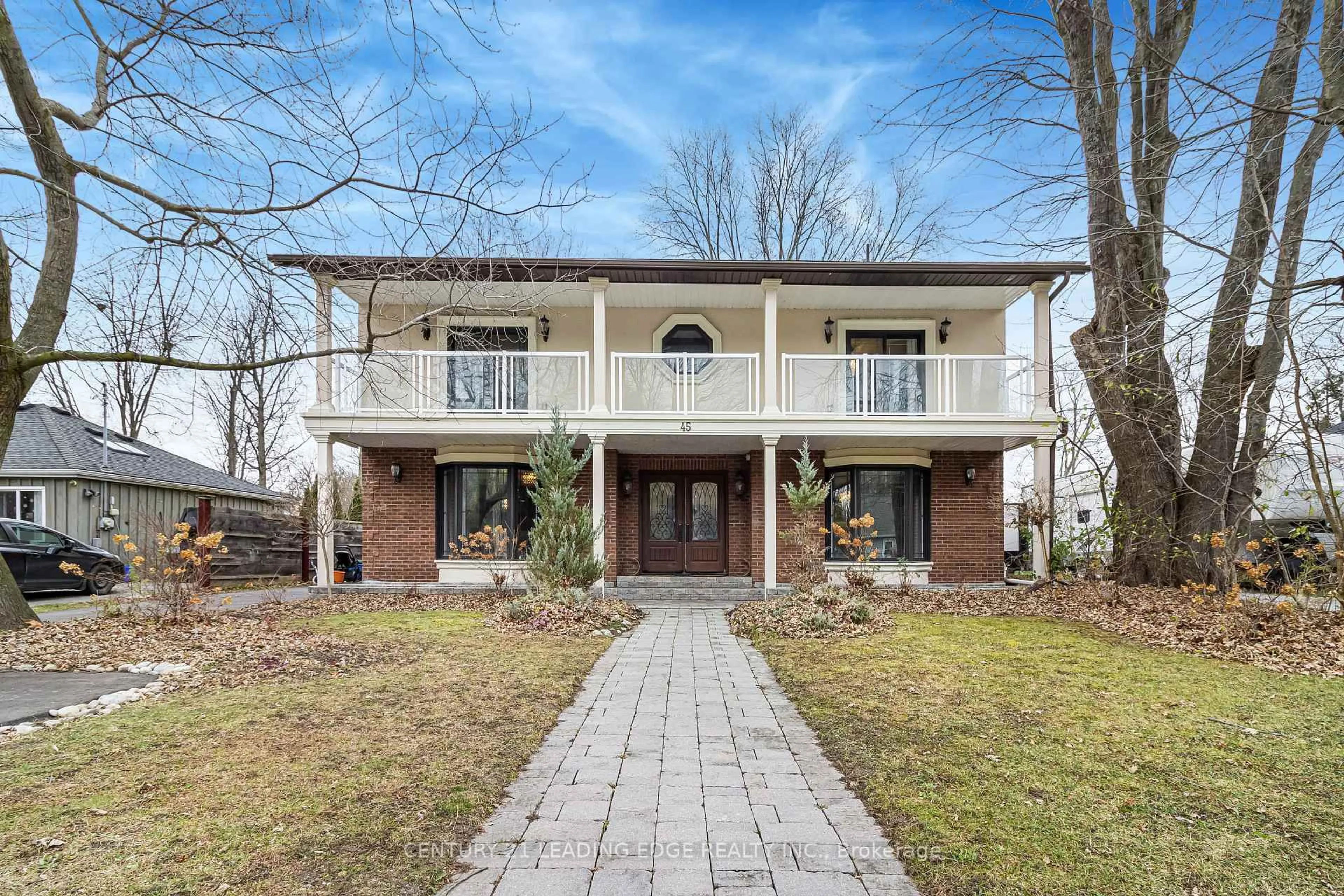 Home with brick exterior material, street for 45 Pleasant Ave, East Gwillimbury Ontario L9N 1A2