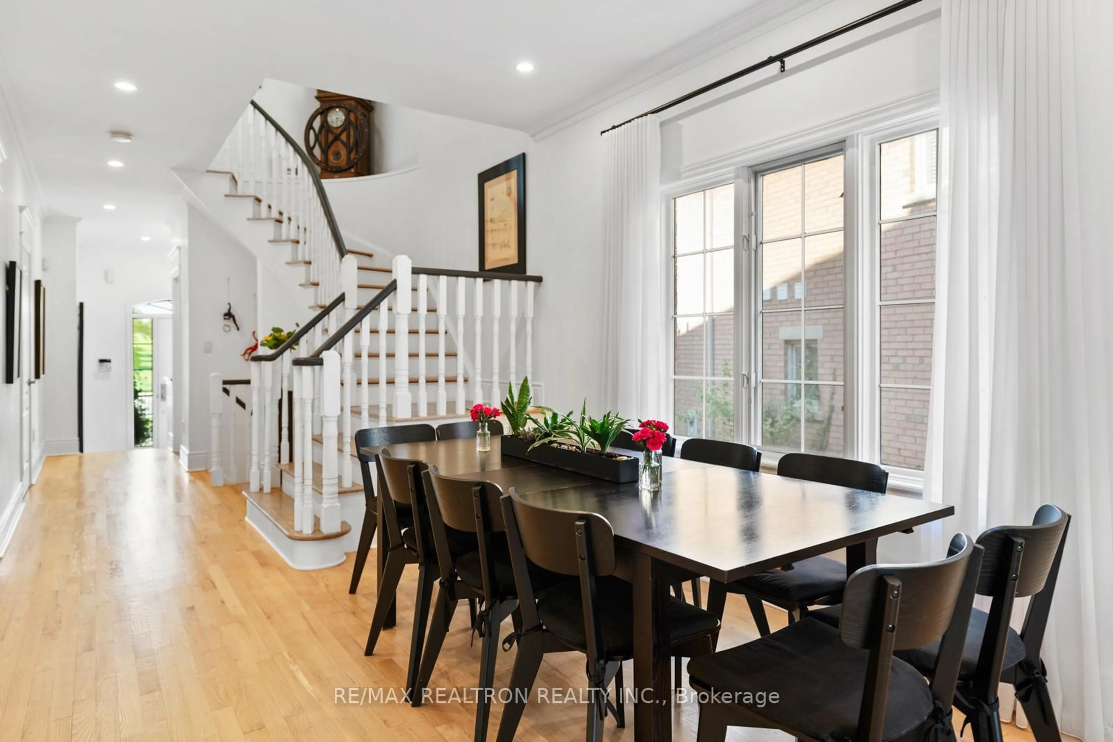 Dining room, unknown for 136 Kingsbridge Circ, Vaughan Ontario L4J 8P2