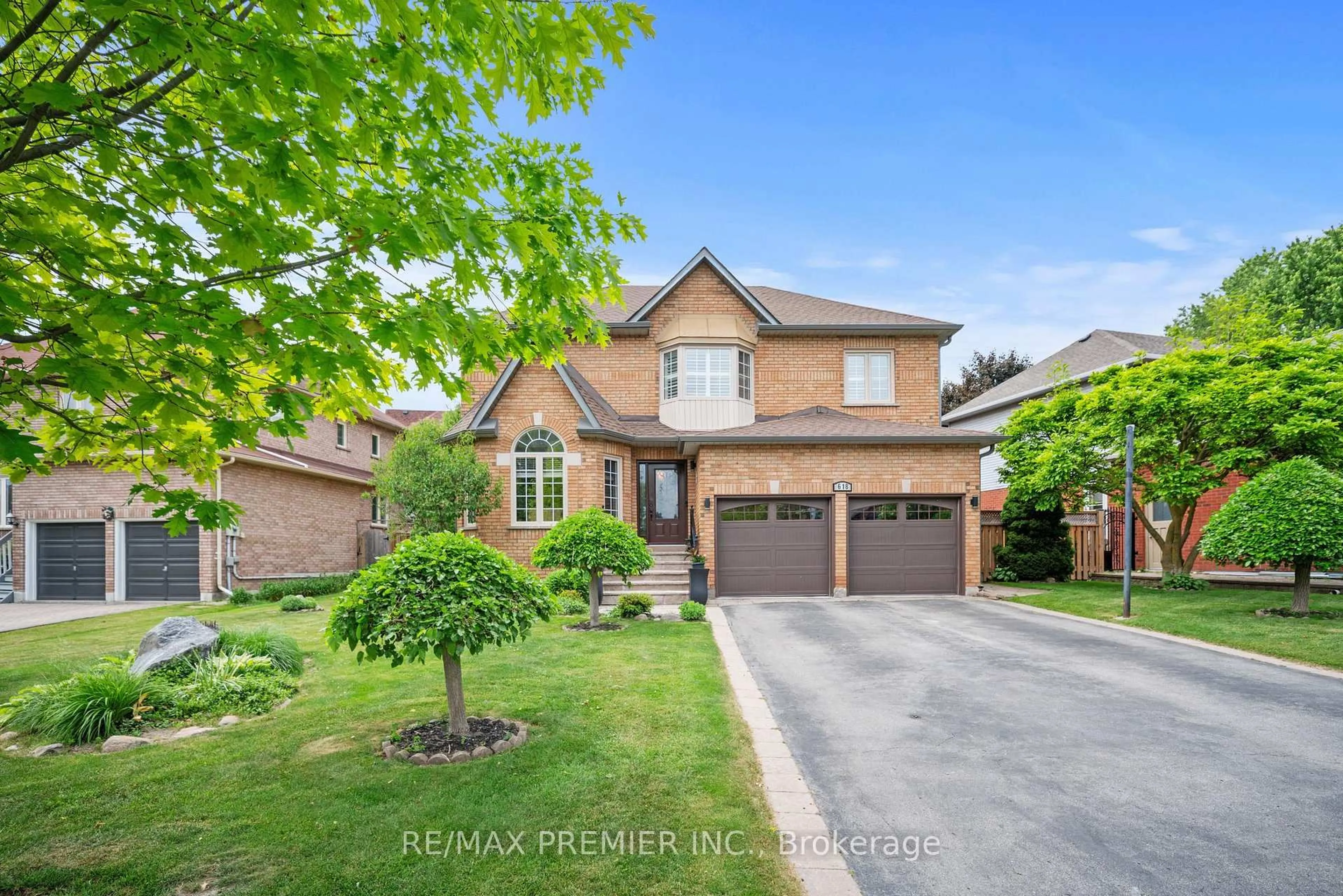 Home with brick exterior material, street for 618 Ponting Pl, Newmarket Ontario L3X 1T4