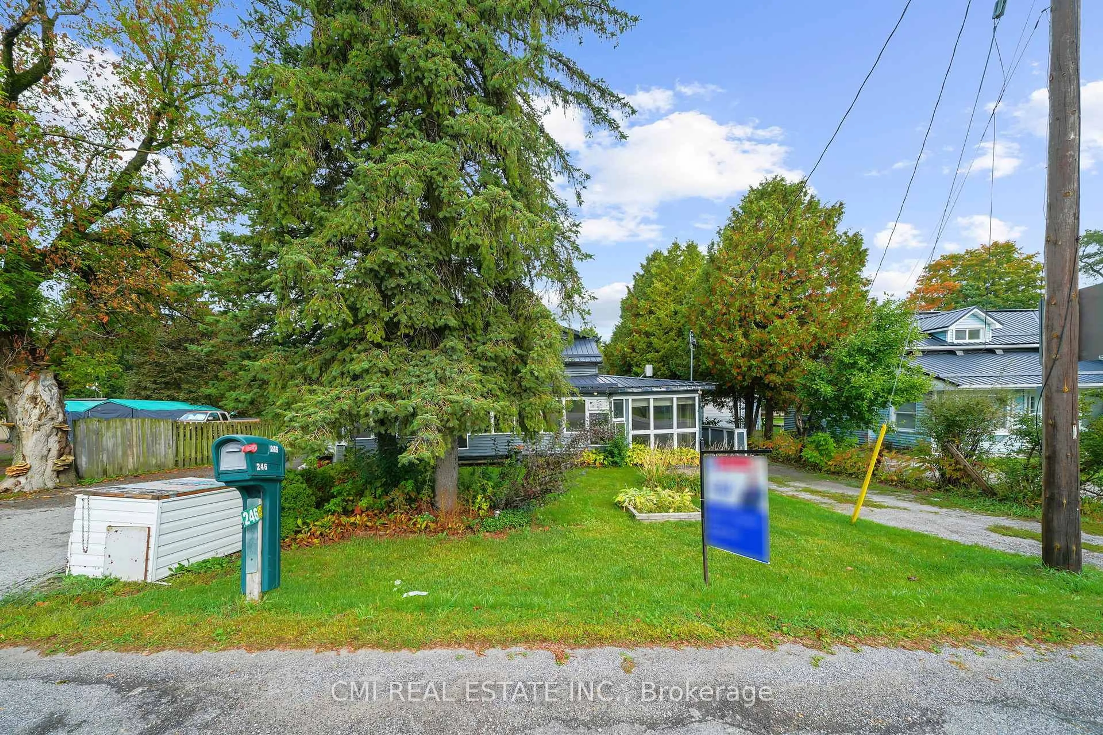 A pic from outside/outdoor area/front of a property/back of a property/a pic from drone, unknown for 246 Regional 8 Rd, Uxbridge Ontario L9P 1R1