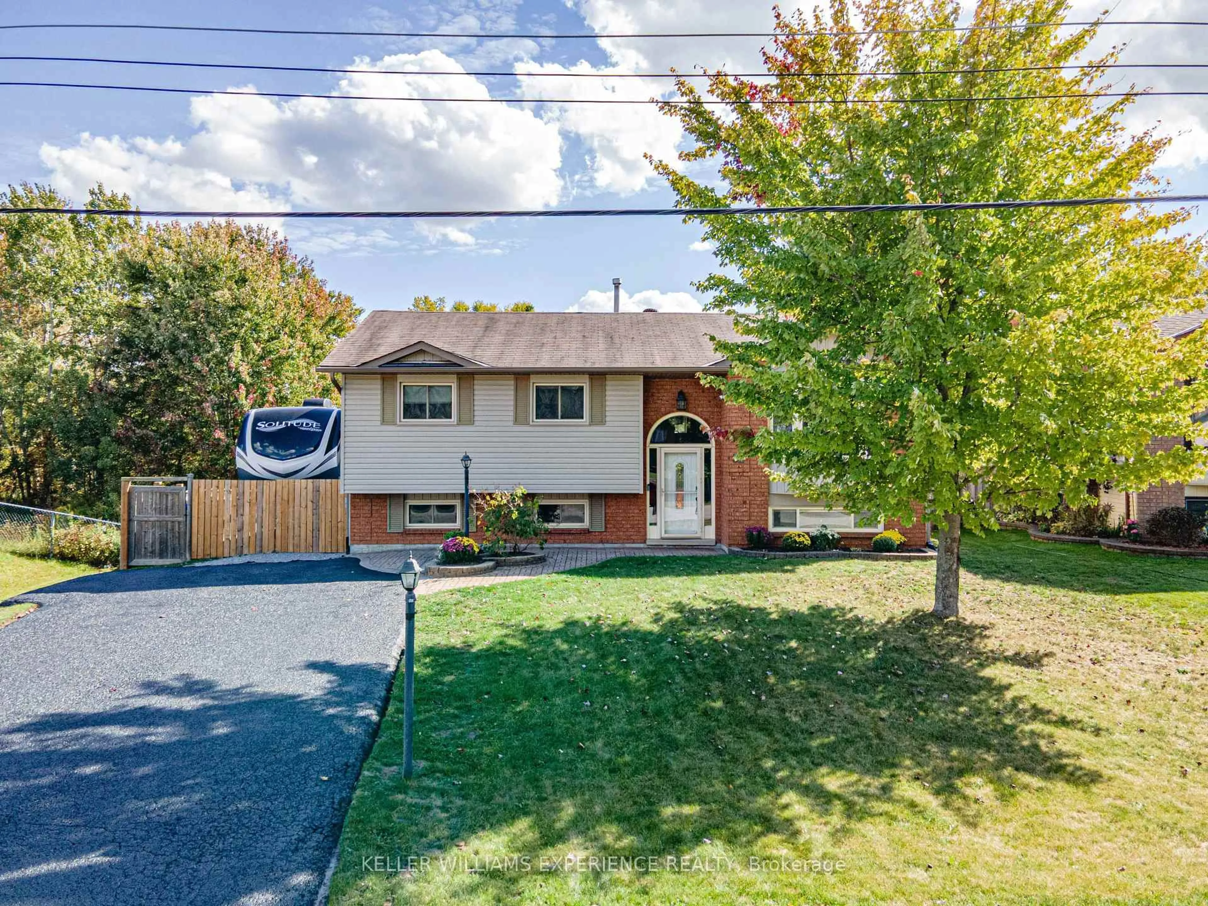 A pic from outside/outdoor area/front of a property/back of a property/a pic from drone, street for 52 ROTH St, Essa Ontario L3W 0G7