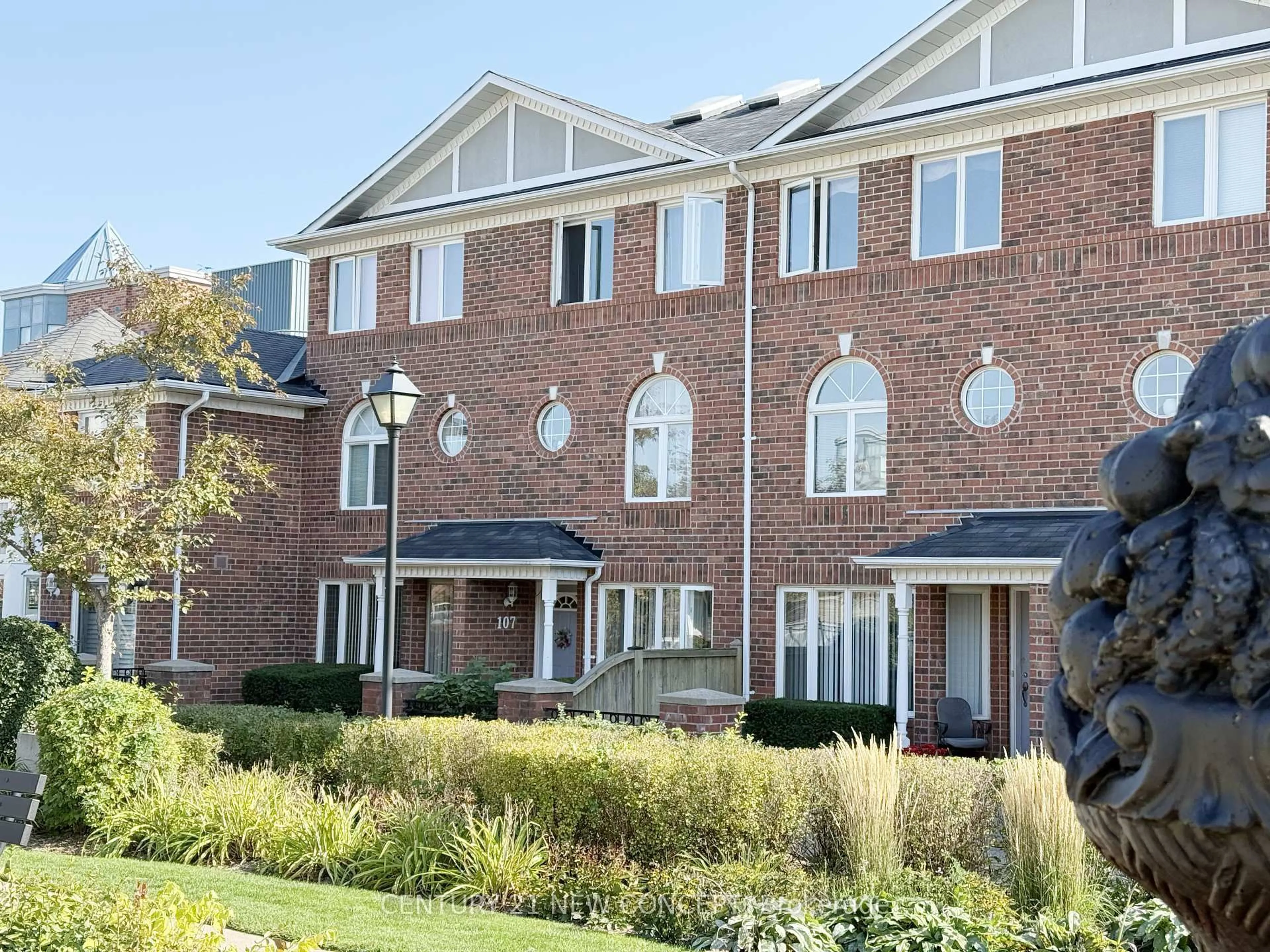 Home with brick exterior material, unknown for 18 Clark Ave #107, Vaughan Ontario L4J 8H1