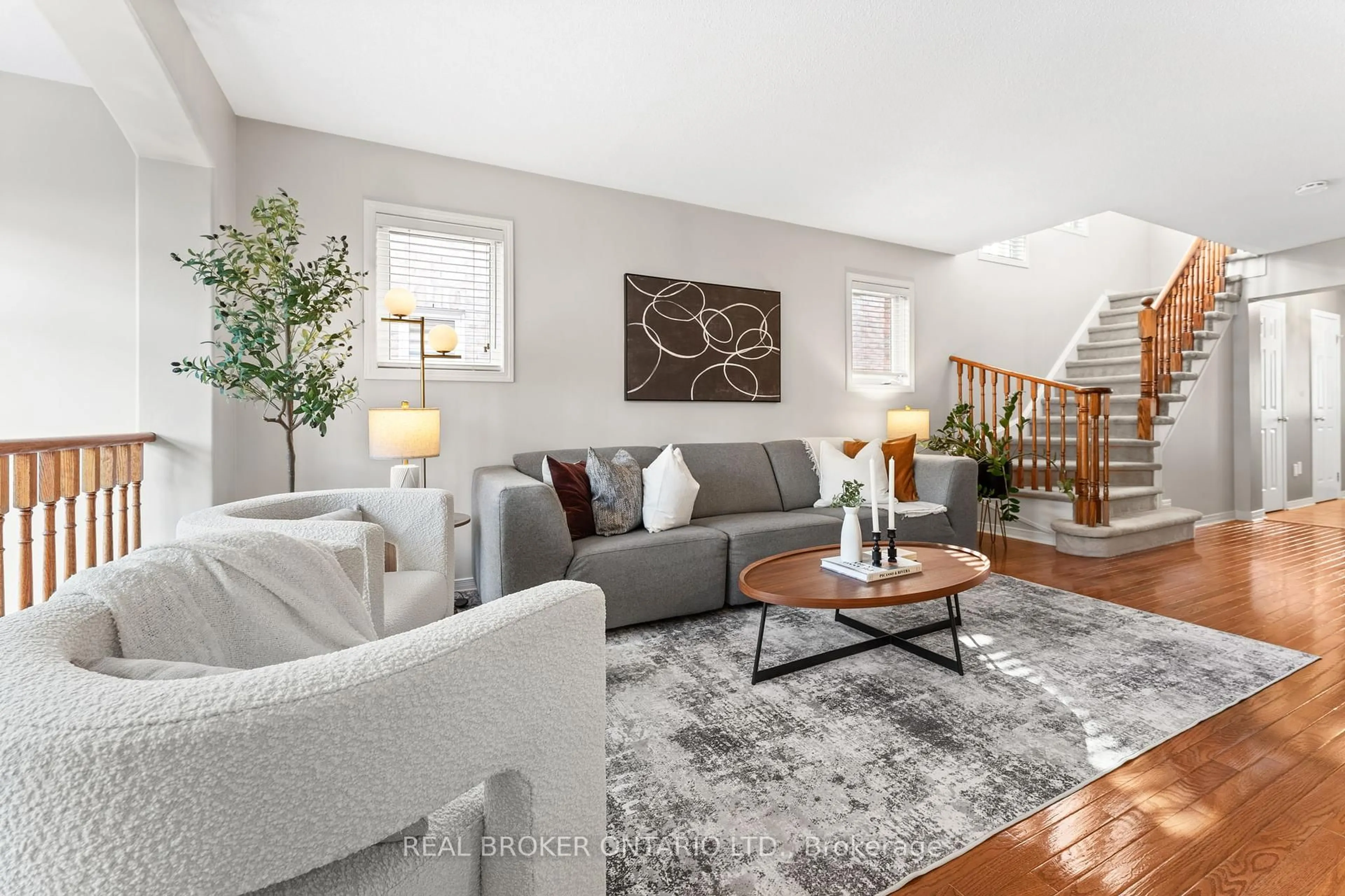 Living room with furniture, unknown for 76 Madison Ave, Richmond Hill Ontario L4E 4P4