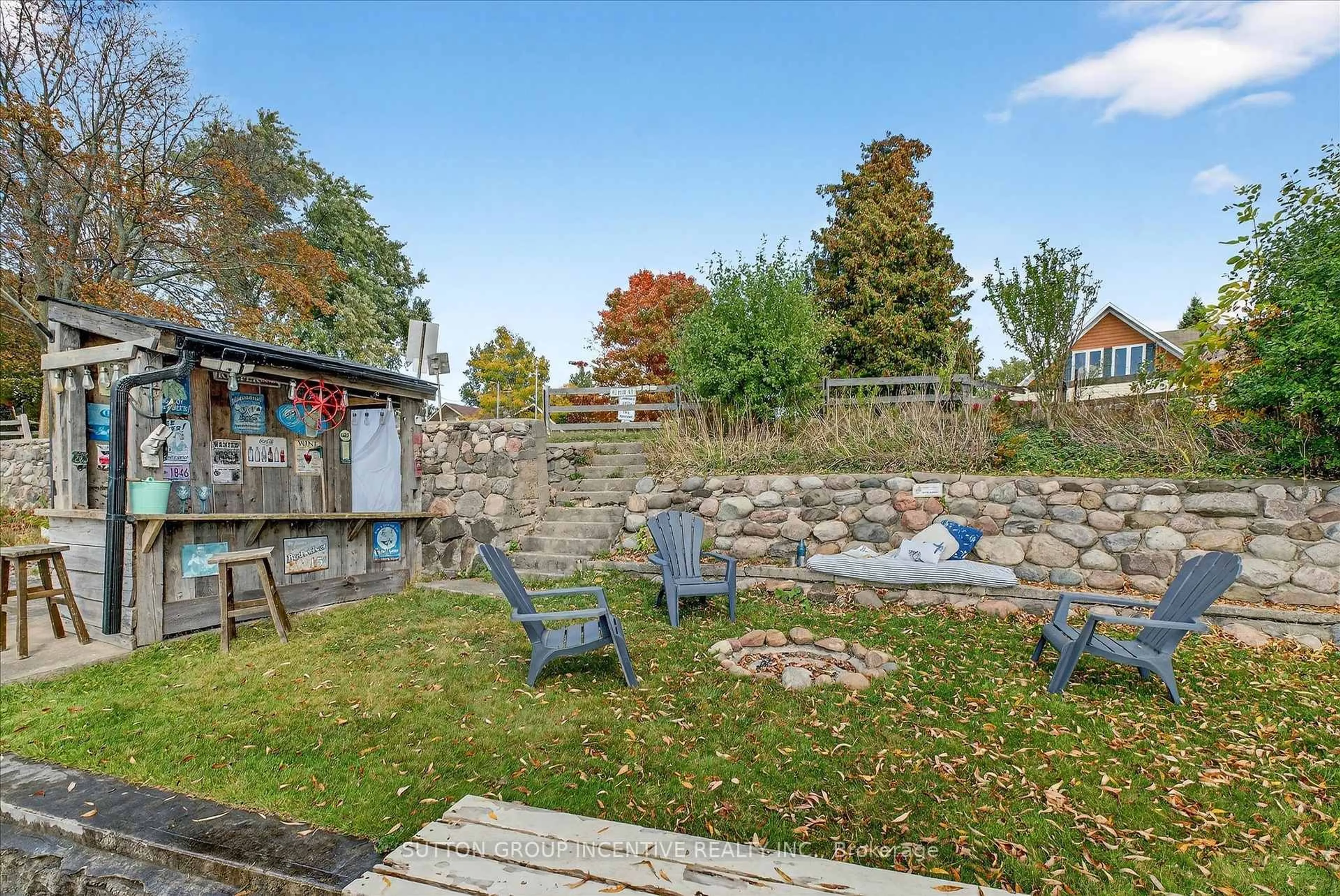 Patio, unknown for 183 Lake Dr, Georgina Ontario L4P 3C8
