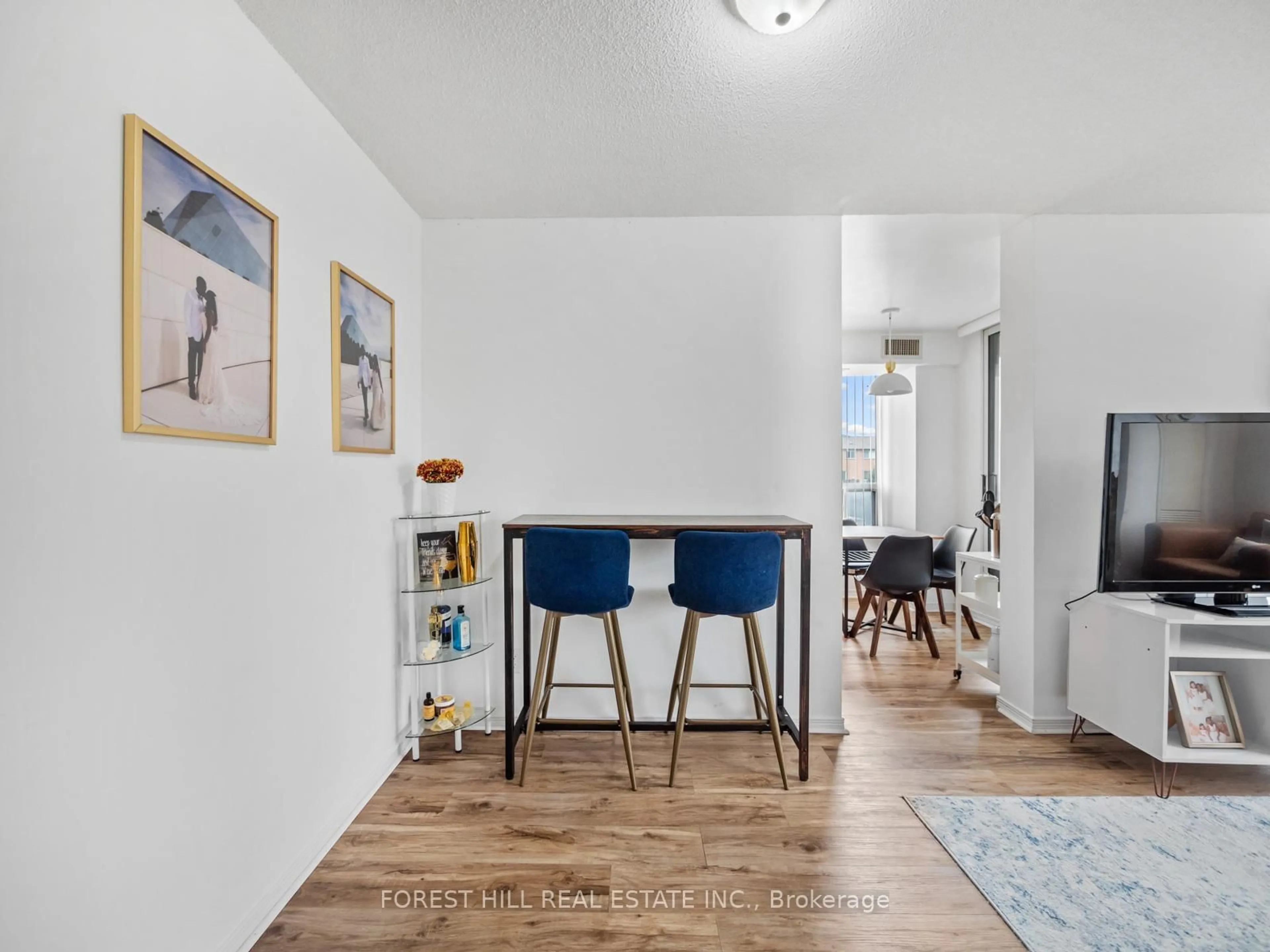Unknown for 330 Red Maple Rd #211, Richmond Hill Ontario L4C 0T6