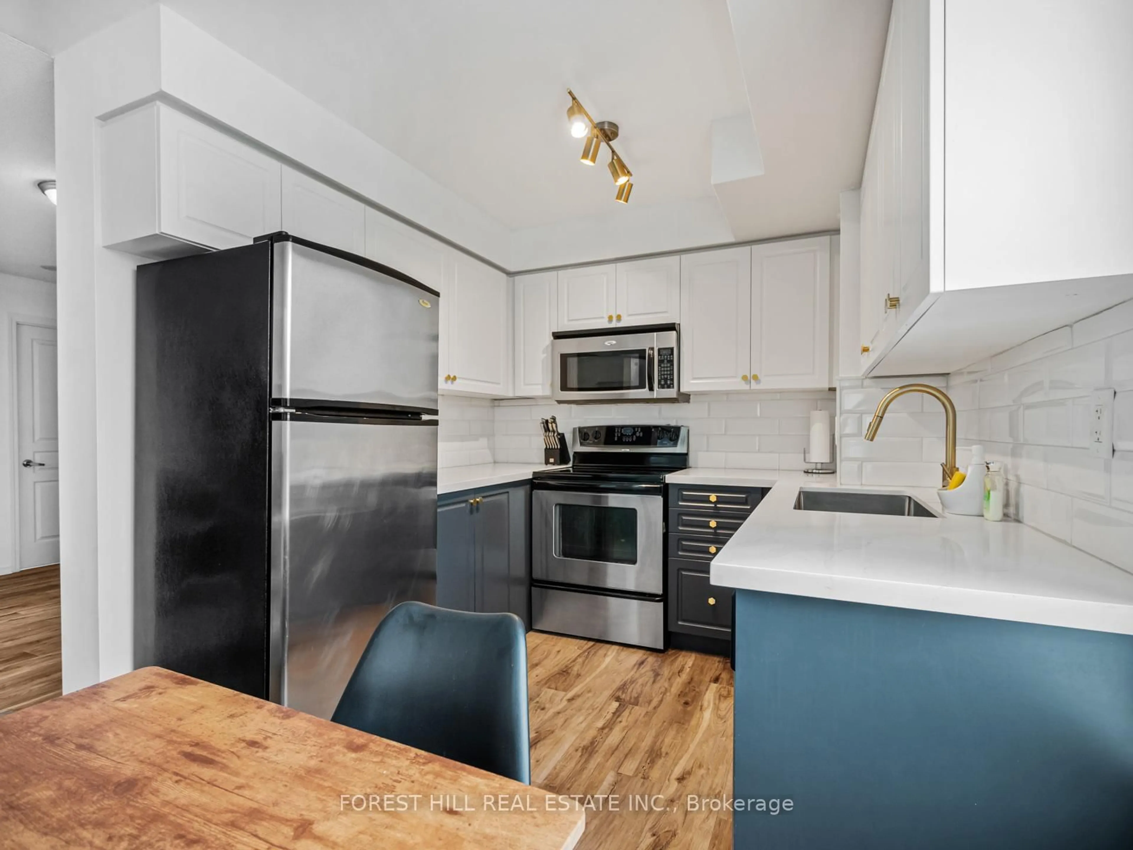 Unknown for 330 Red Maple Rd #211, Richmond Hill Ontario L4C 0T6