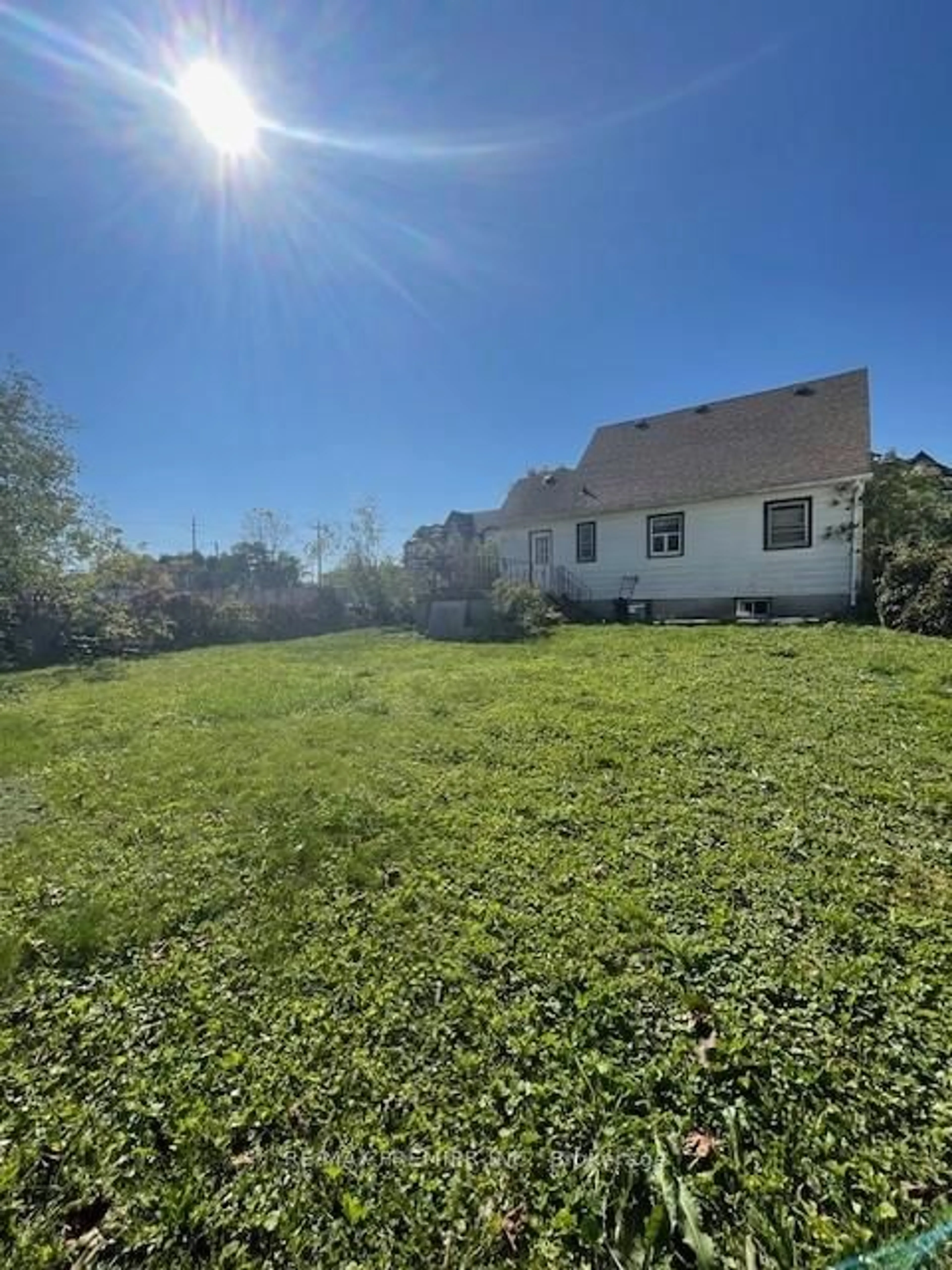 A pic from outside/outdoor area/front of a property/back of a property/a pic from drone, water/lake/river/ocean view for 3 Parker Ave, Richmond Hill Ontario L4E 2W4