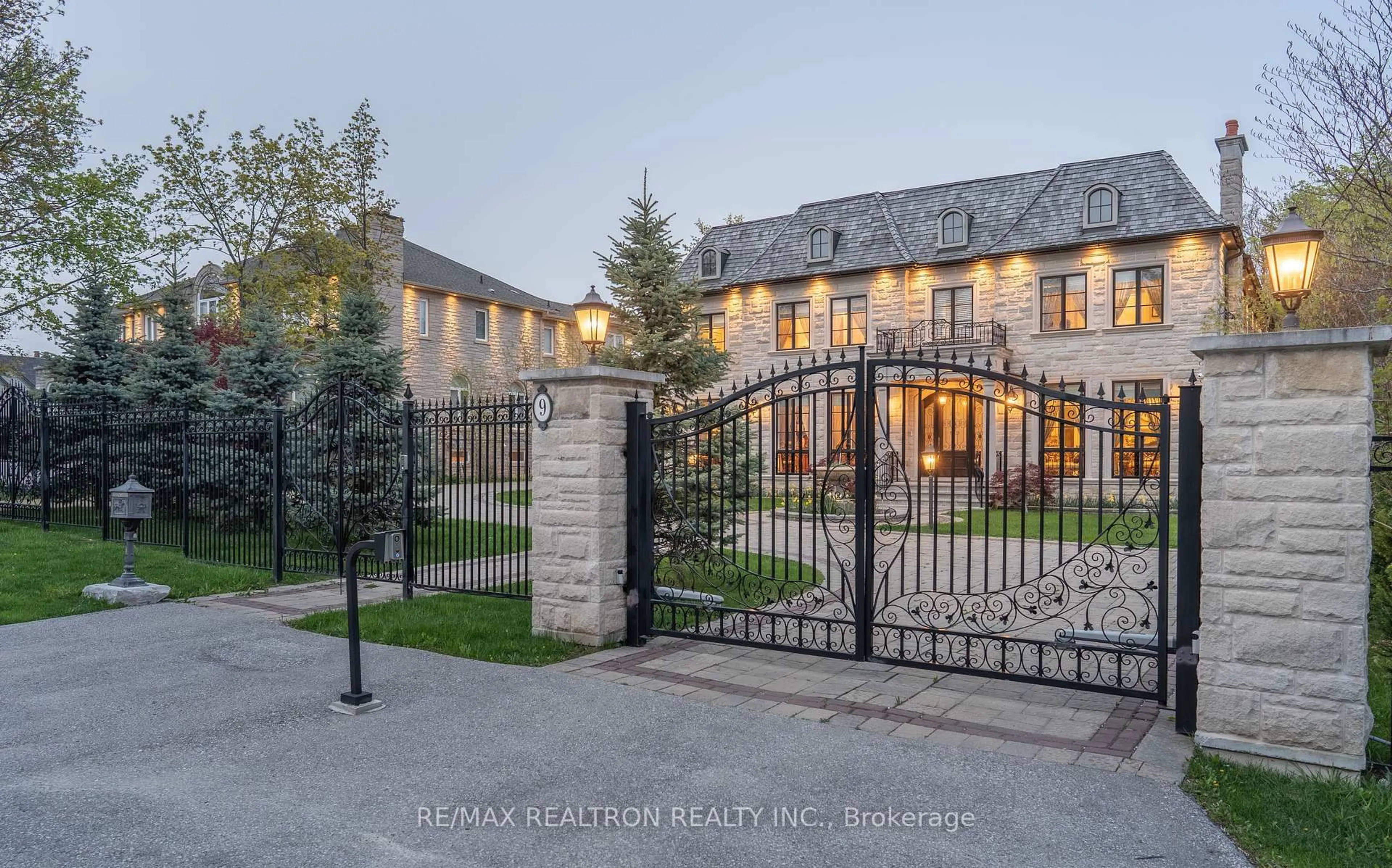 Unknown for 9 Thornbank Rd, Vaughan Ontario L4J 2A1