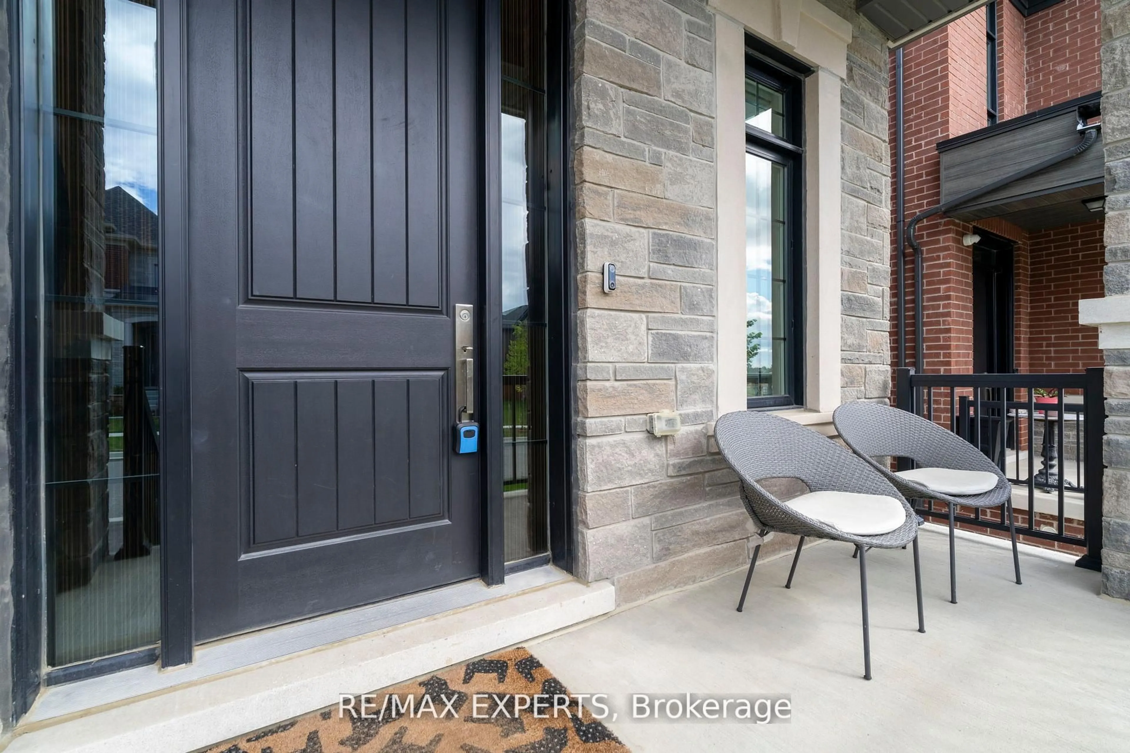 Indoor entryway for 17 Kinburn Cres, Vaughan Ontario L3L 0E9