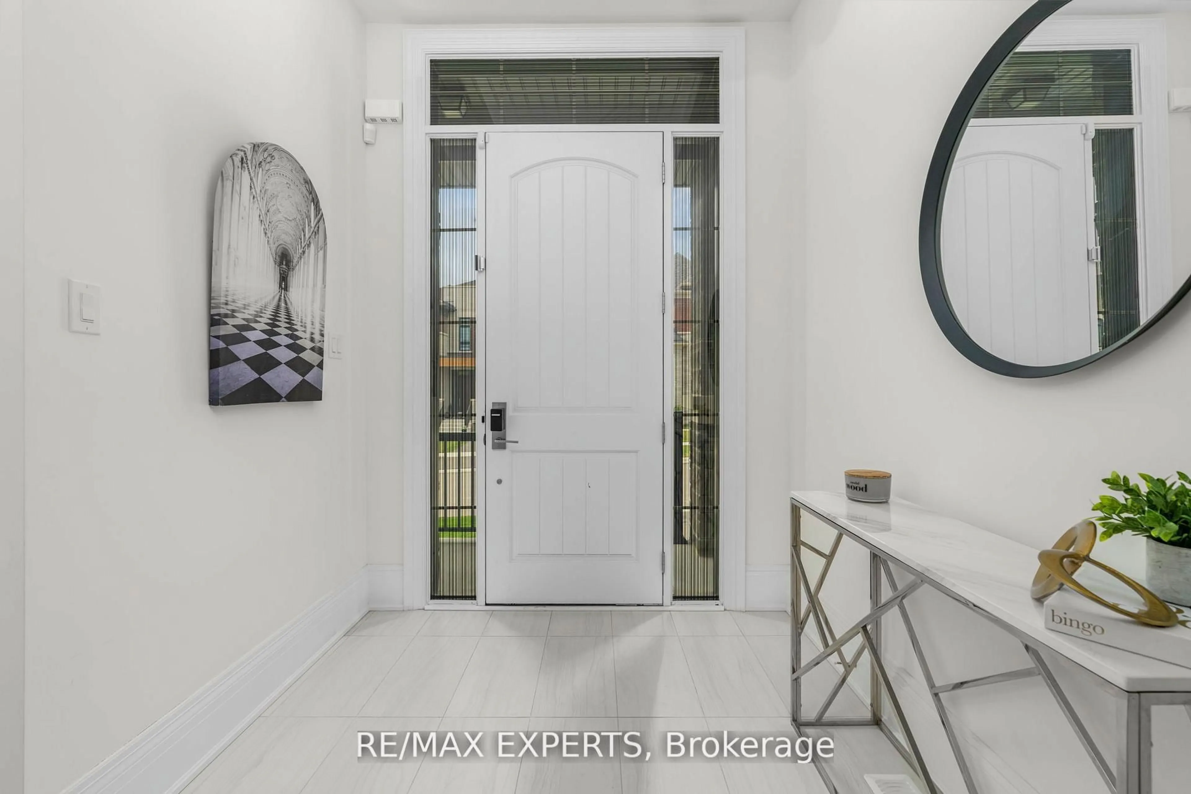 Indoor entryway for 17 Kinburn Cres, Vaughan Ontario L3L 0E9