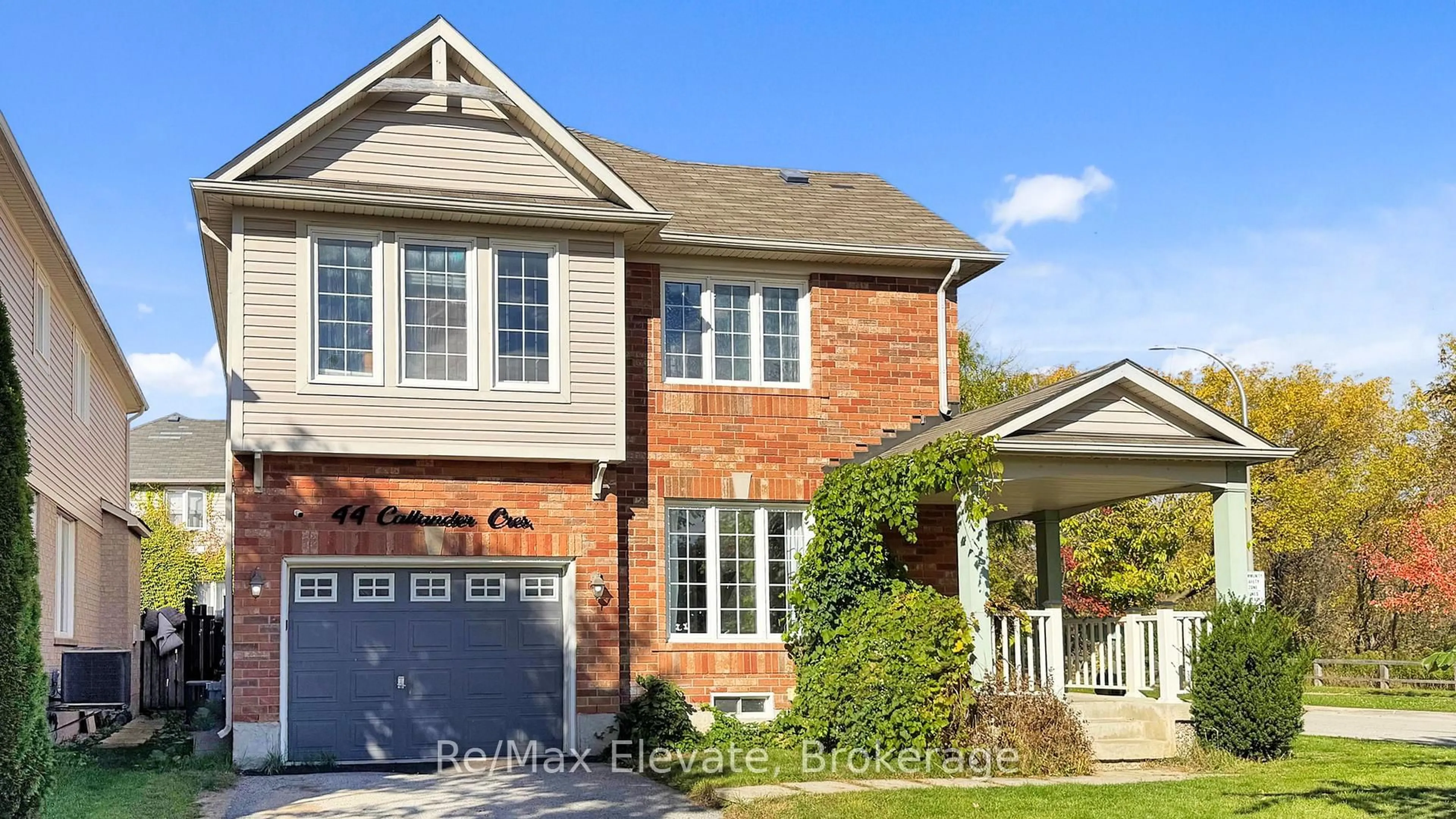Home with brick exterior material, street for 44 Callander Cres, New Tecumseth Ontario L9R 0B4