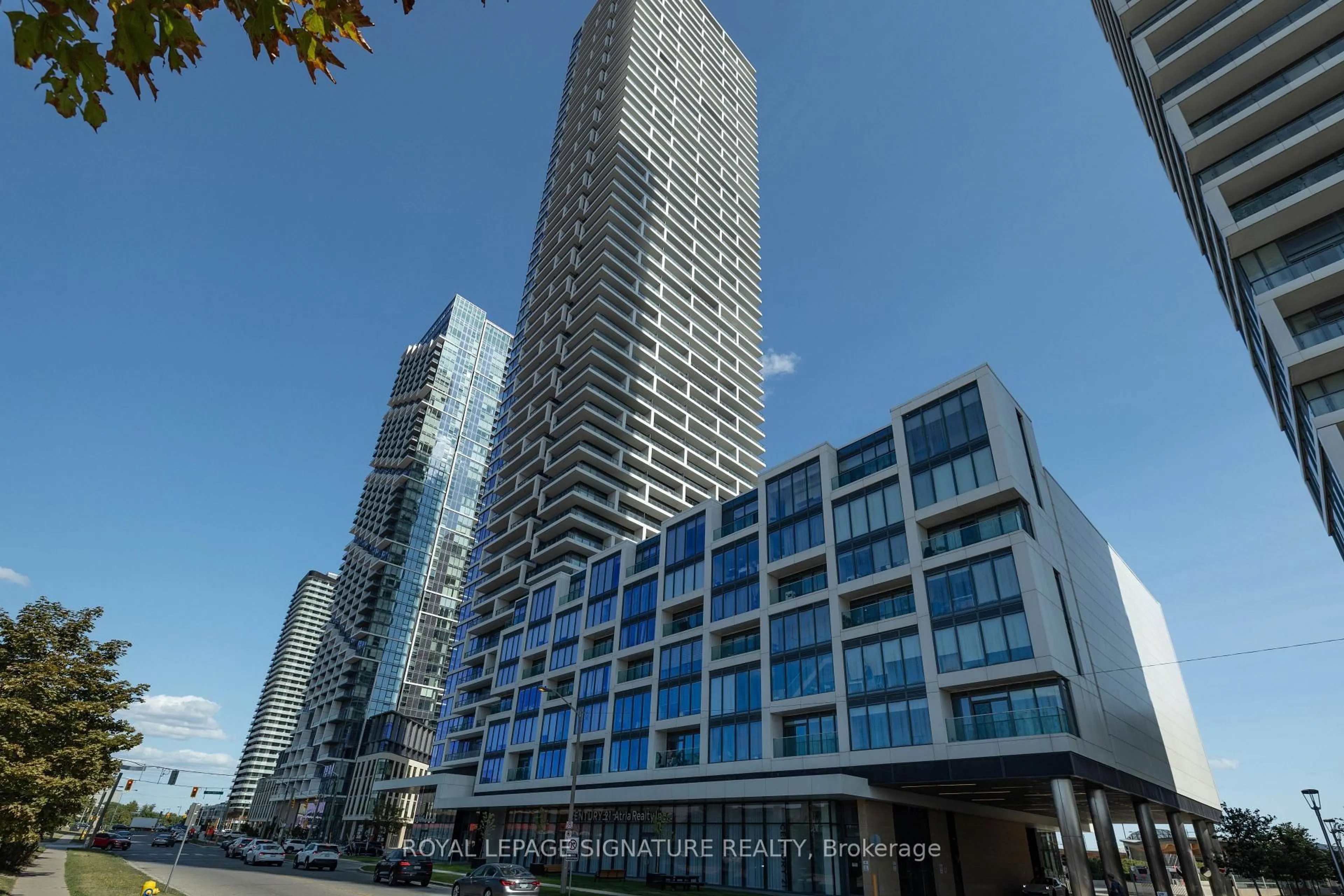 Indoor foyer for 950 Portage Pkwy #1810, Vaughan Ontario L4K 0J7