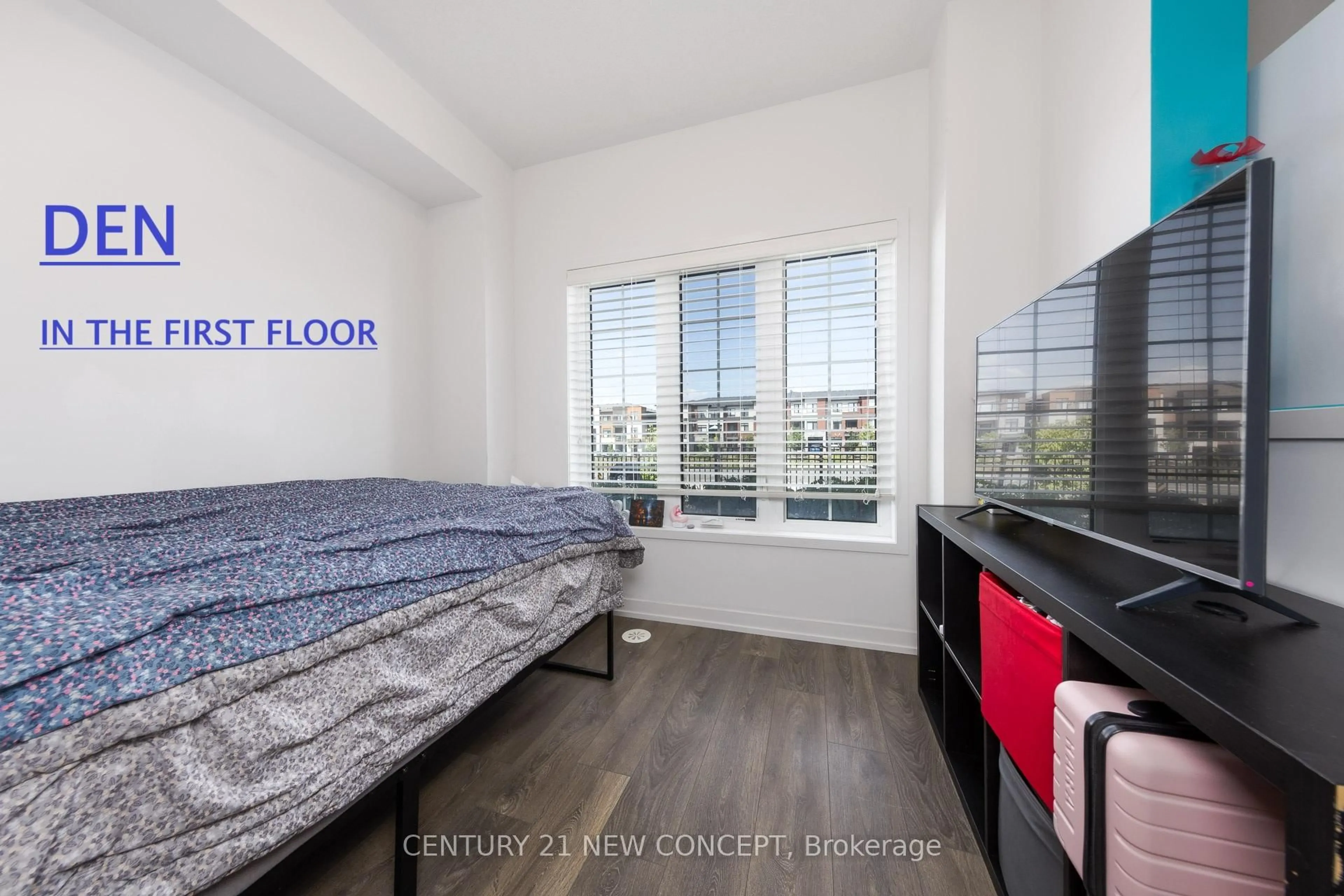 A pic of a room for 227 Harding Park St, Newmarket Ontario L3Y 0E3