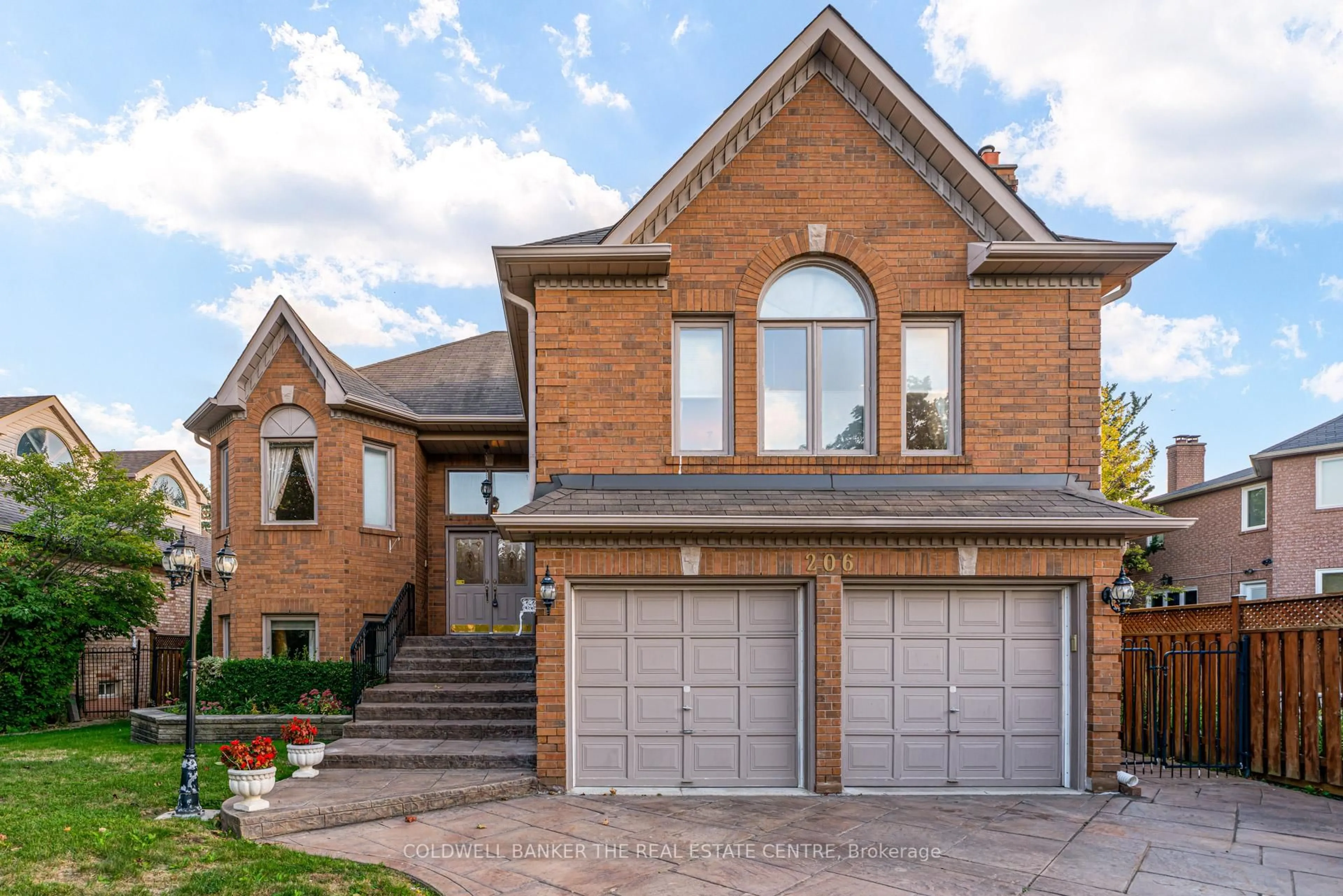 Home with brick exterior material, street for 206 Shaftsbury Ave, Richmond Hill Ontario L4C 0E8
