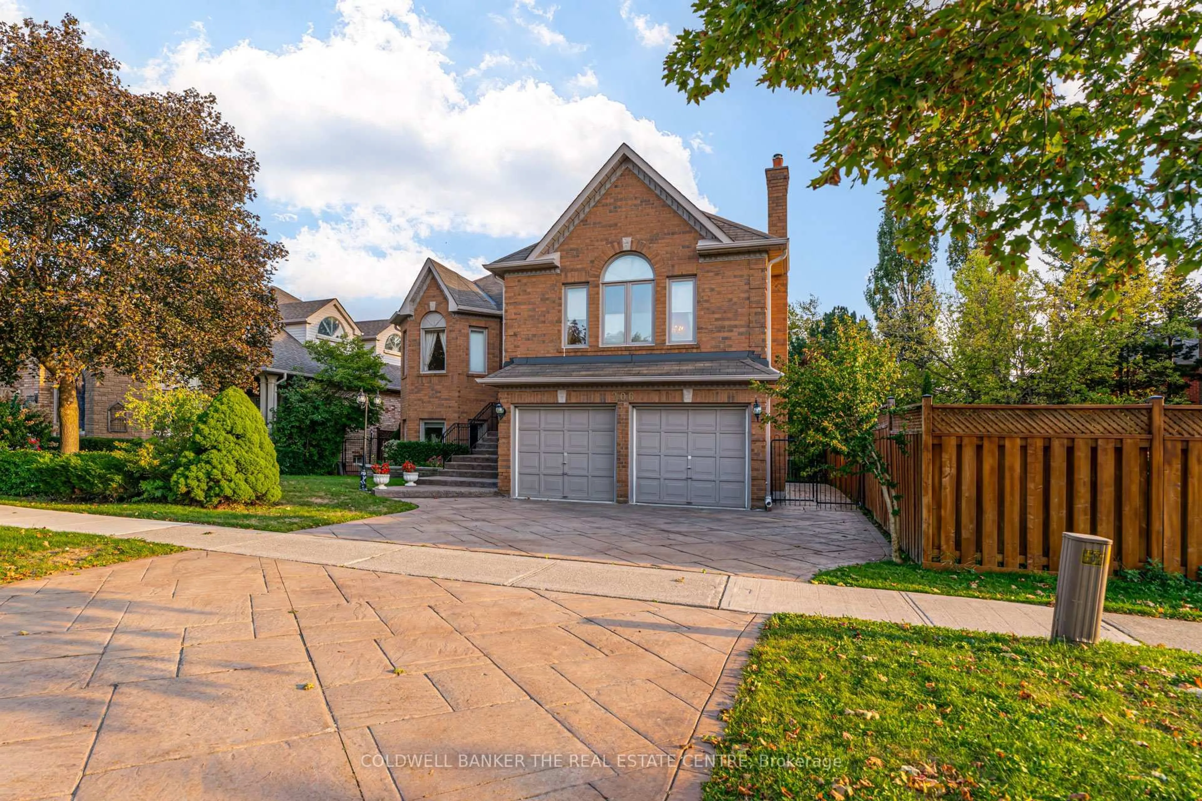 Home with brick exterior material, street for 206 Shaftsbury Ave, Richmond Hill Ontario L4C 0E8
