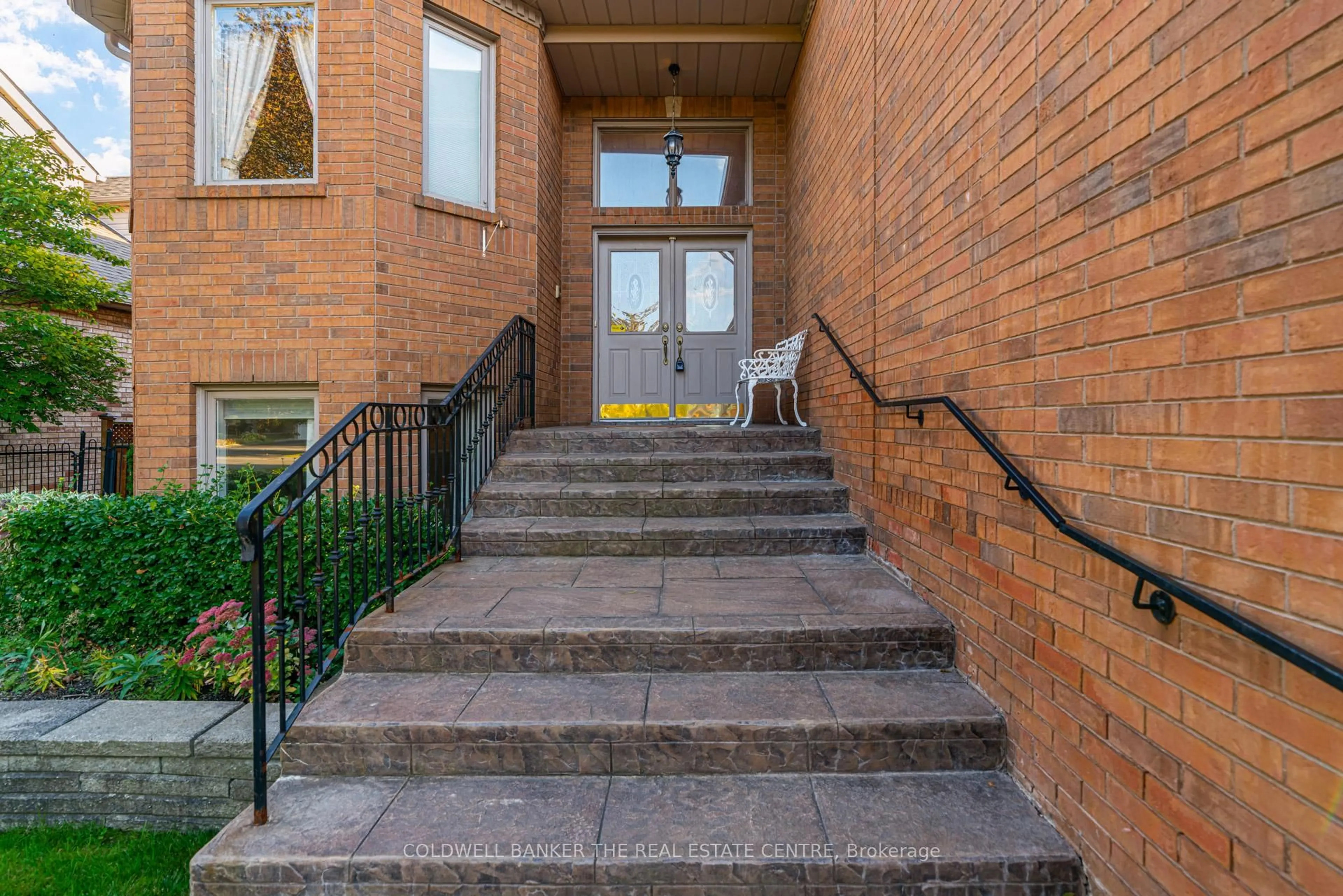 Unknown for 206 Shaftsbury Ave, Richmond Hill Ontario L4C 0E8