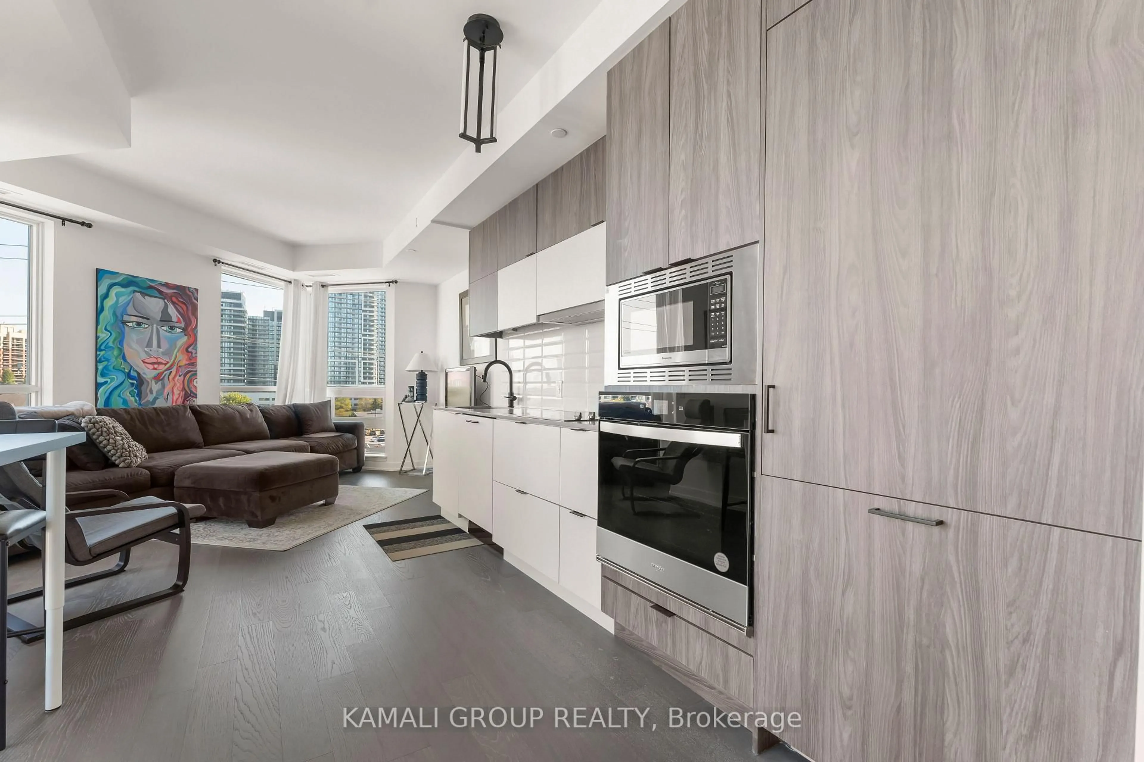 Contemporary kitchen, unknown for 8888 Yonge St #523, Richmond Hill Ontario L4C 5V6