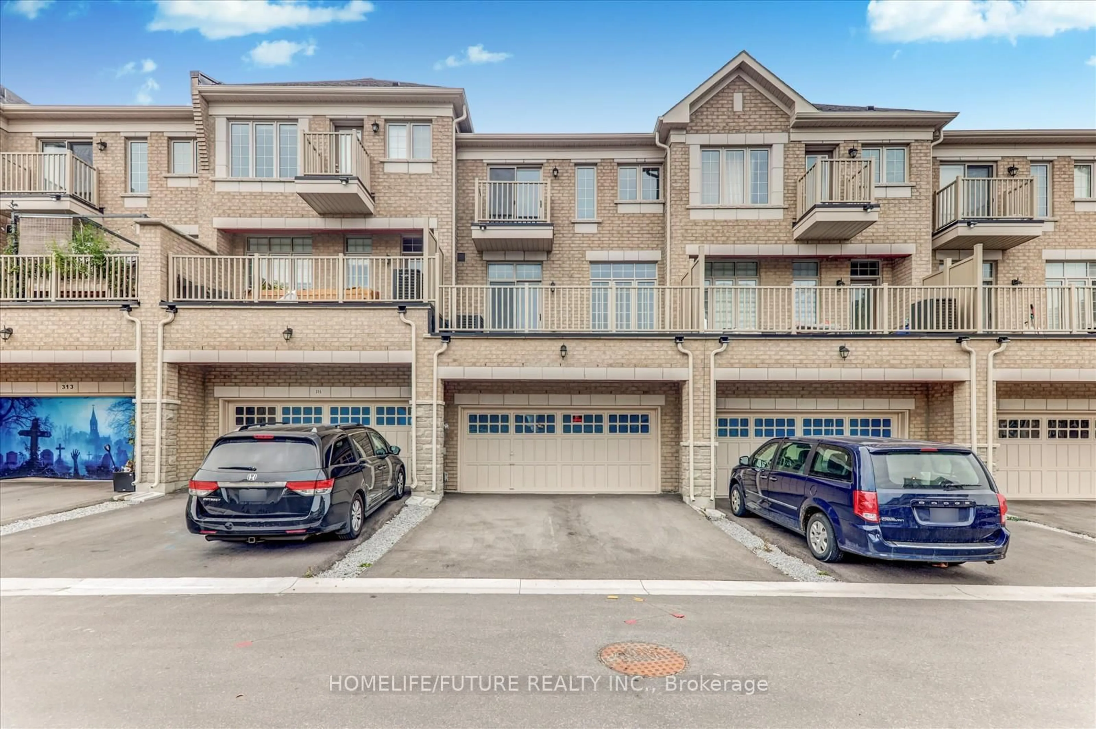 A pic from outside/outdoor area/front of a property/back of a property/a pic from drone, street for 317 Kirkham Dr, Markham Ontario L3S 0E9