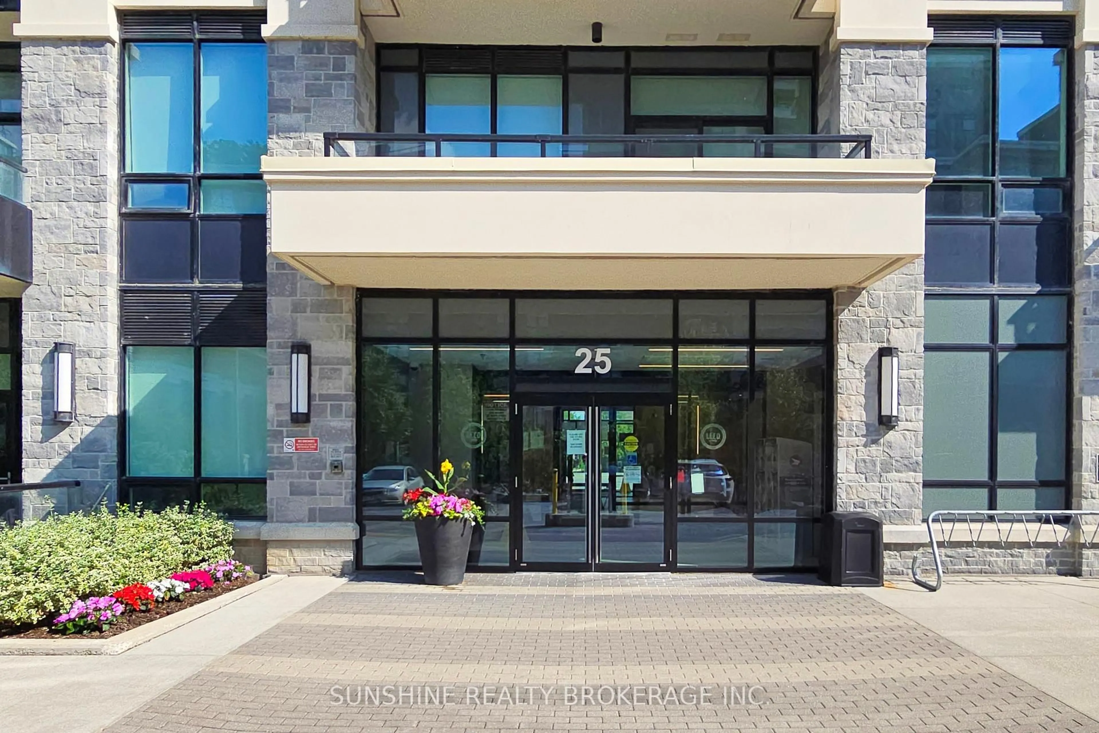 Indoor foyer for 25 Water Walk Dr #322, Markham Ontario L6G 0G3