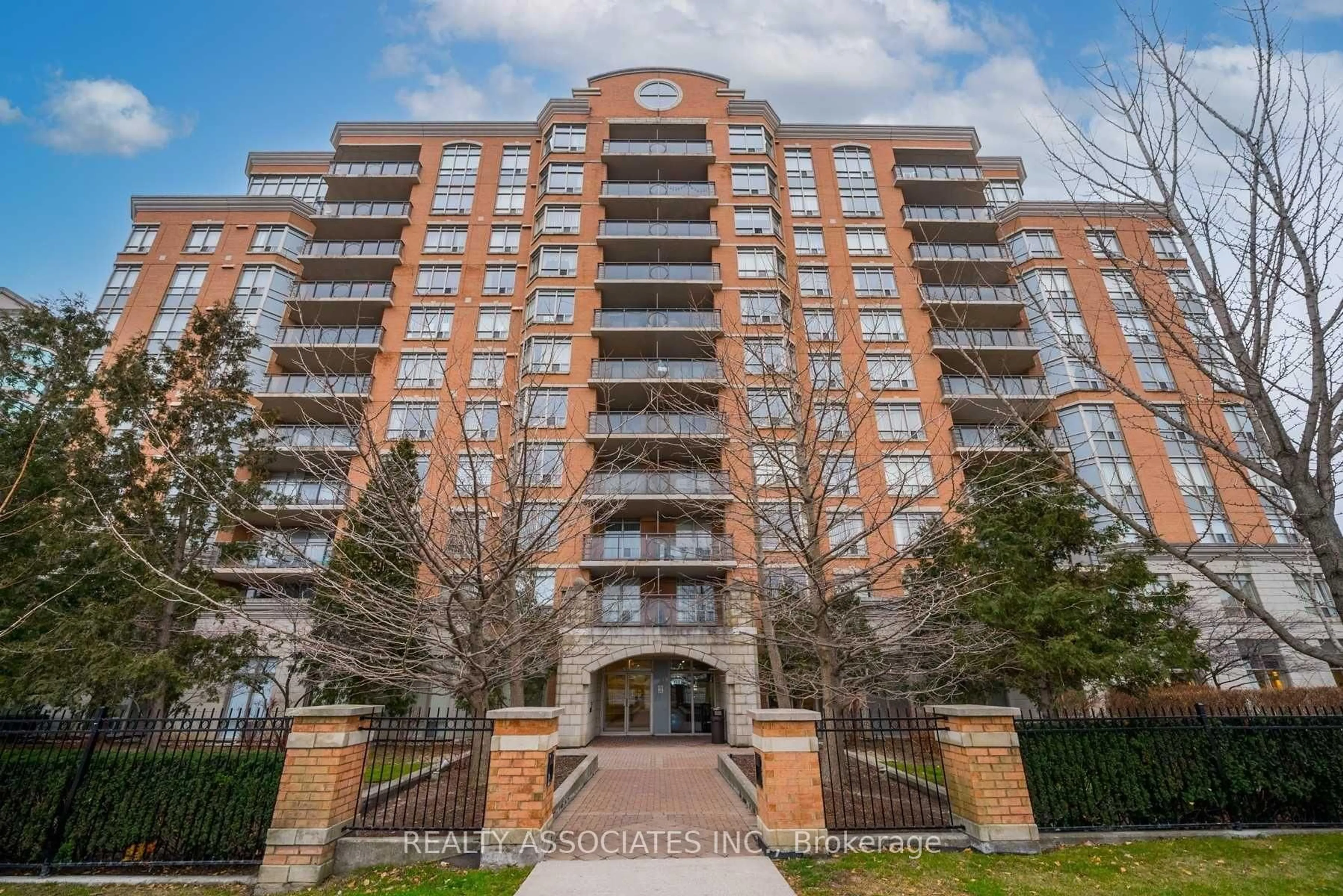 Unknown for 130 Pond Dr #303, Markham Ontario L3T 7W5