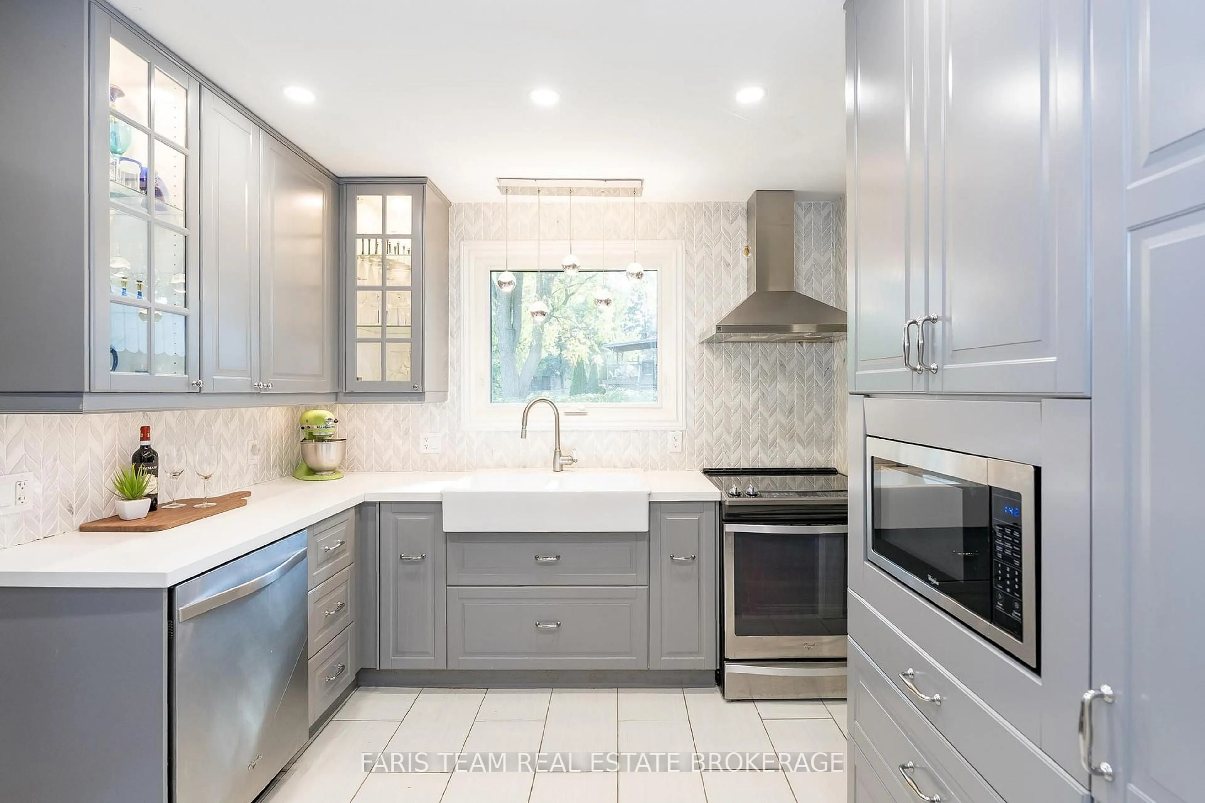 Contemporary kitchen, ceramic/tile floor for 29 Jamieson Dr, Adjala-Tosorontio Ontario L0N 1R0