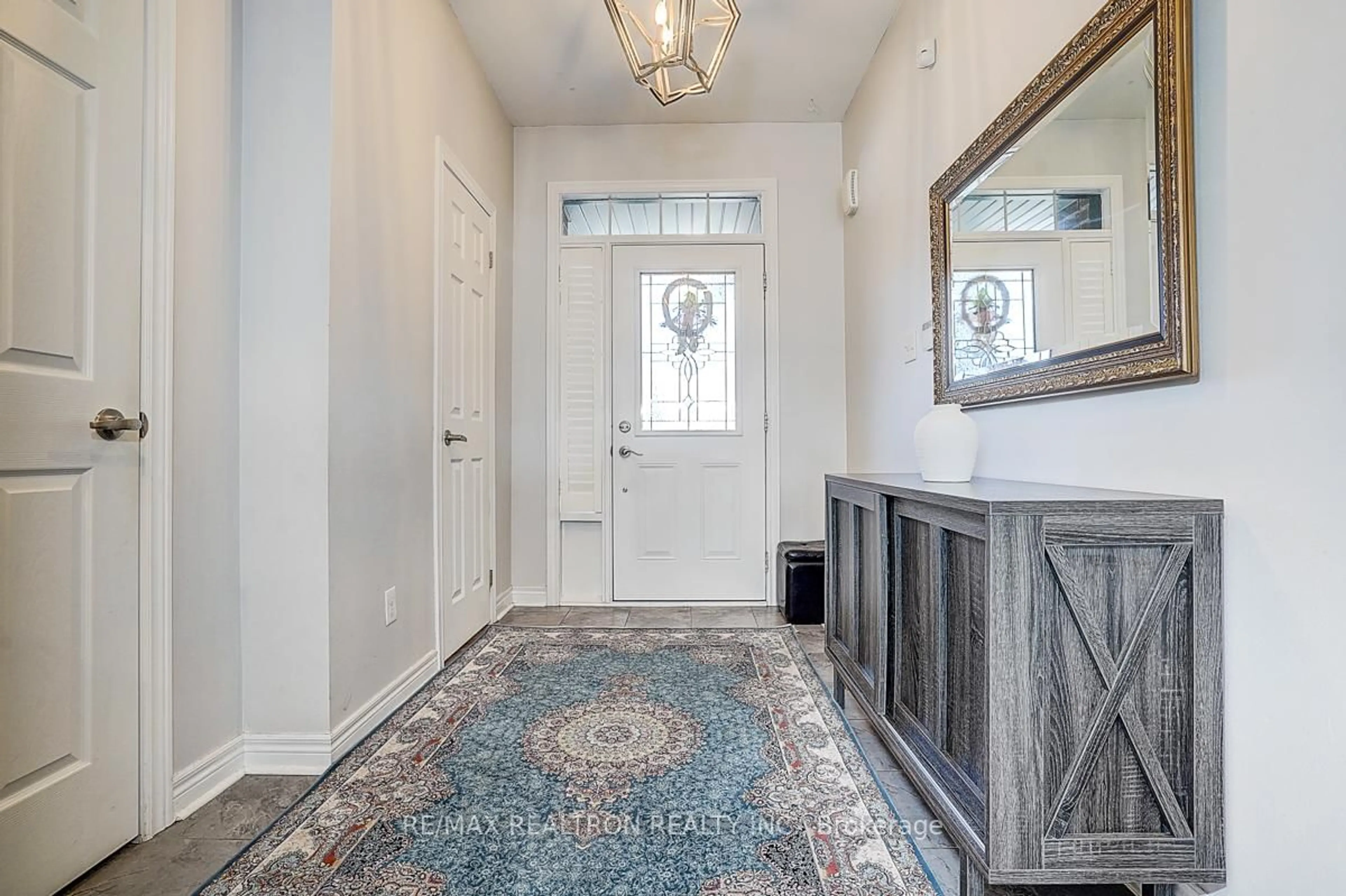 Indoor entryway for 89 Walter Sinclair Crt, Richmond Hill Ontario L4E 0X5