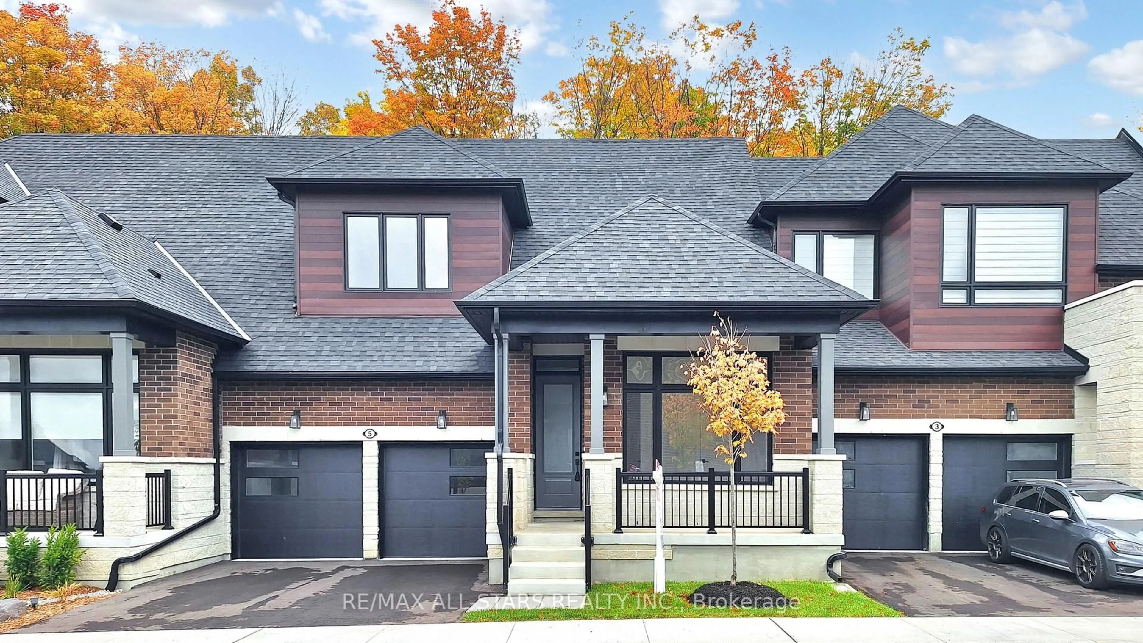 Home with brick exterior material, street for 5 Vern Robertson Gate, Uxbridge Ontario L9P 0R9
