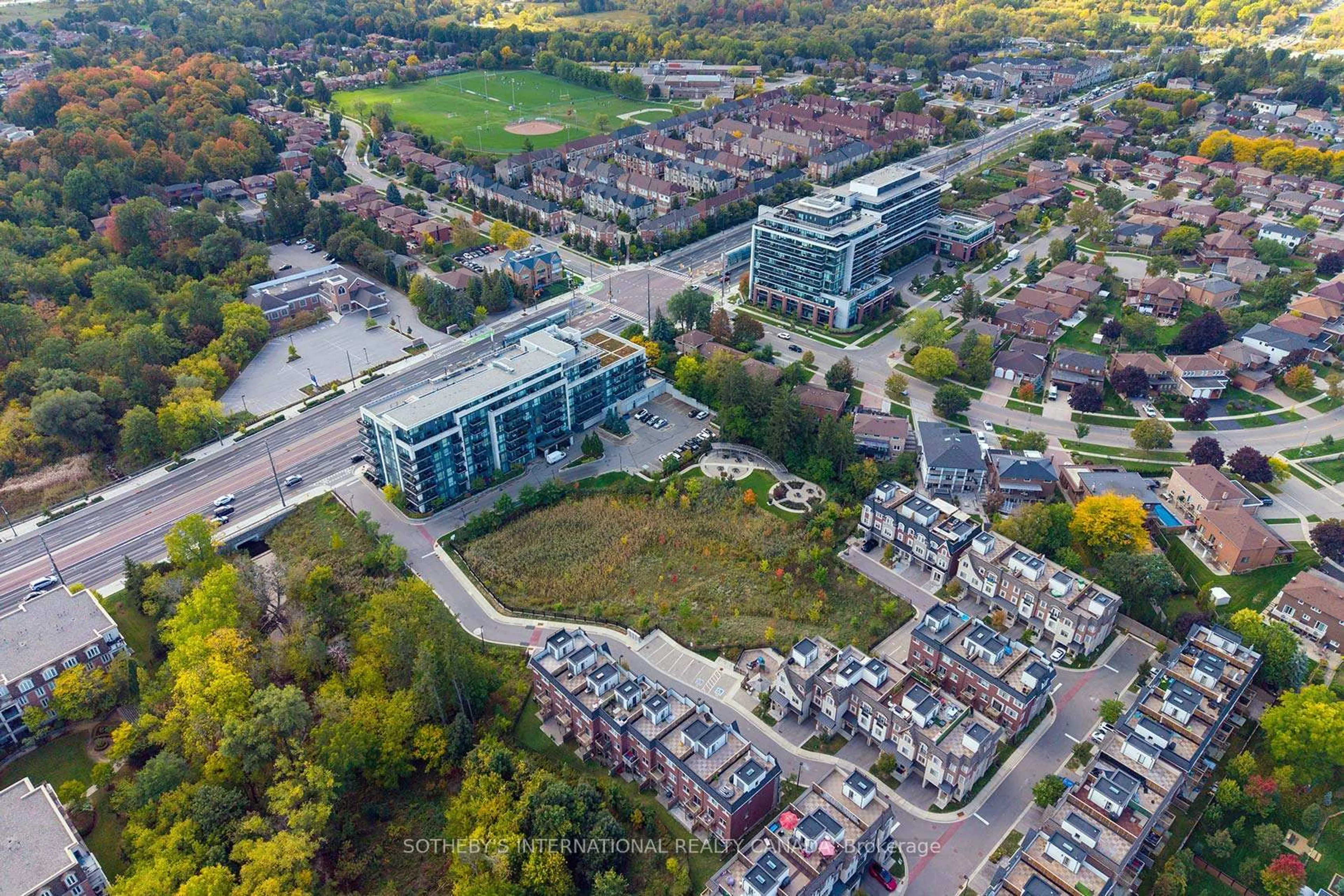 A pic from outside/outdoor area/front of a property/back of a property/a pic from drone, building for 4700 Highway 7 Rd #501, Vaughan Ontario L4L 0B4