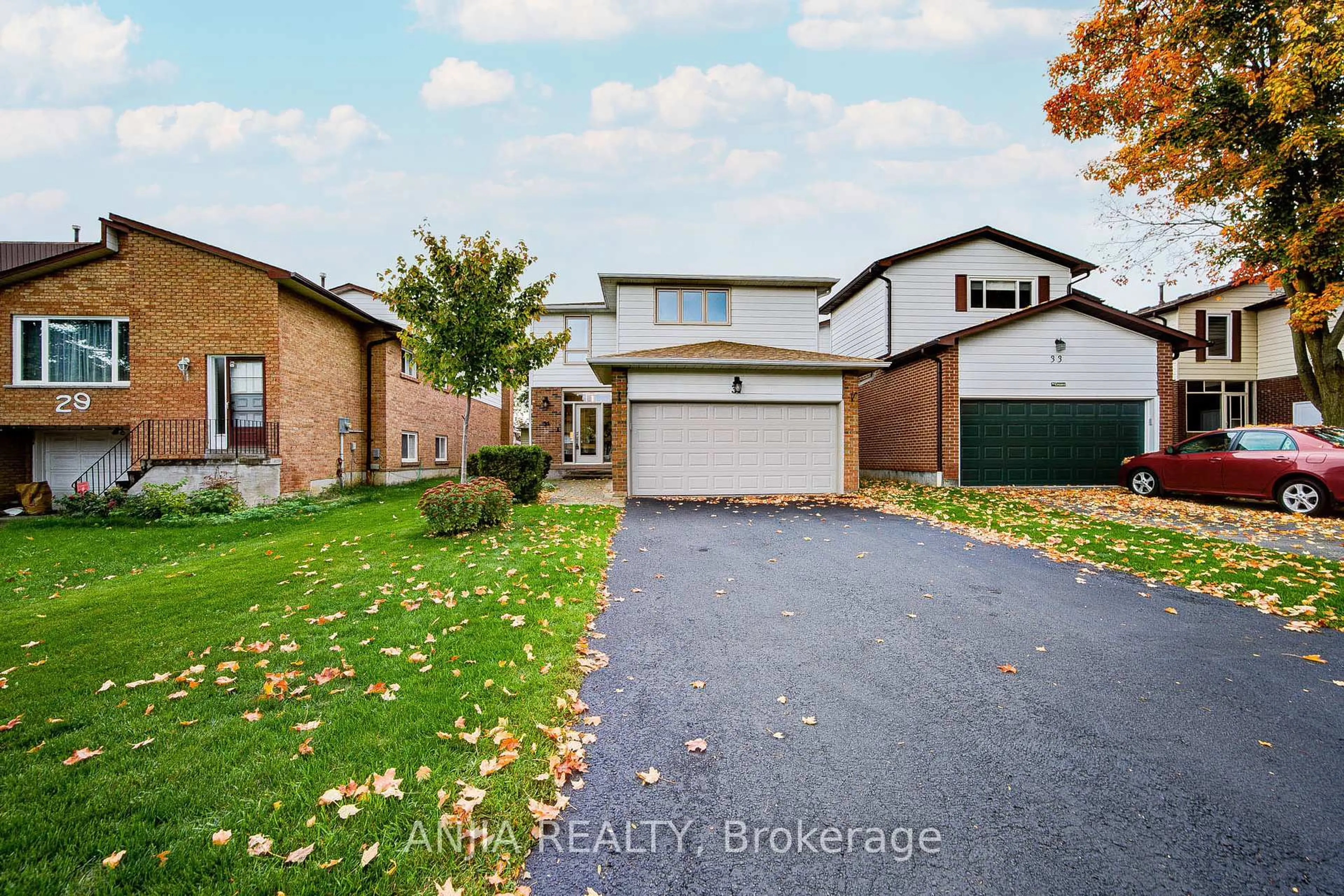 Home with brick exterior material, street for 31 Holm Cres, Markham Ontario L3T 5M4