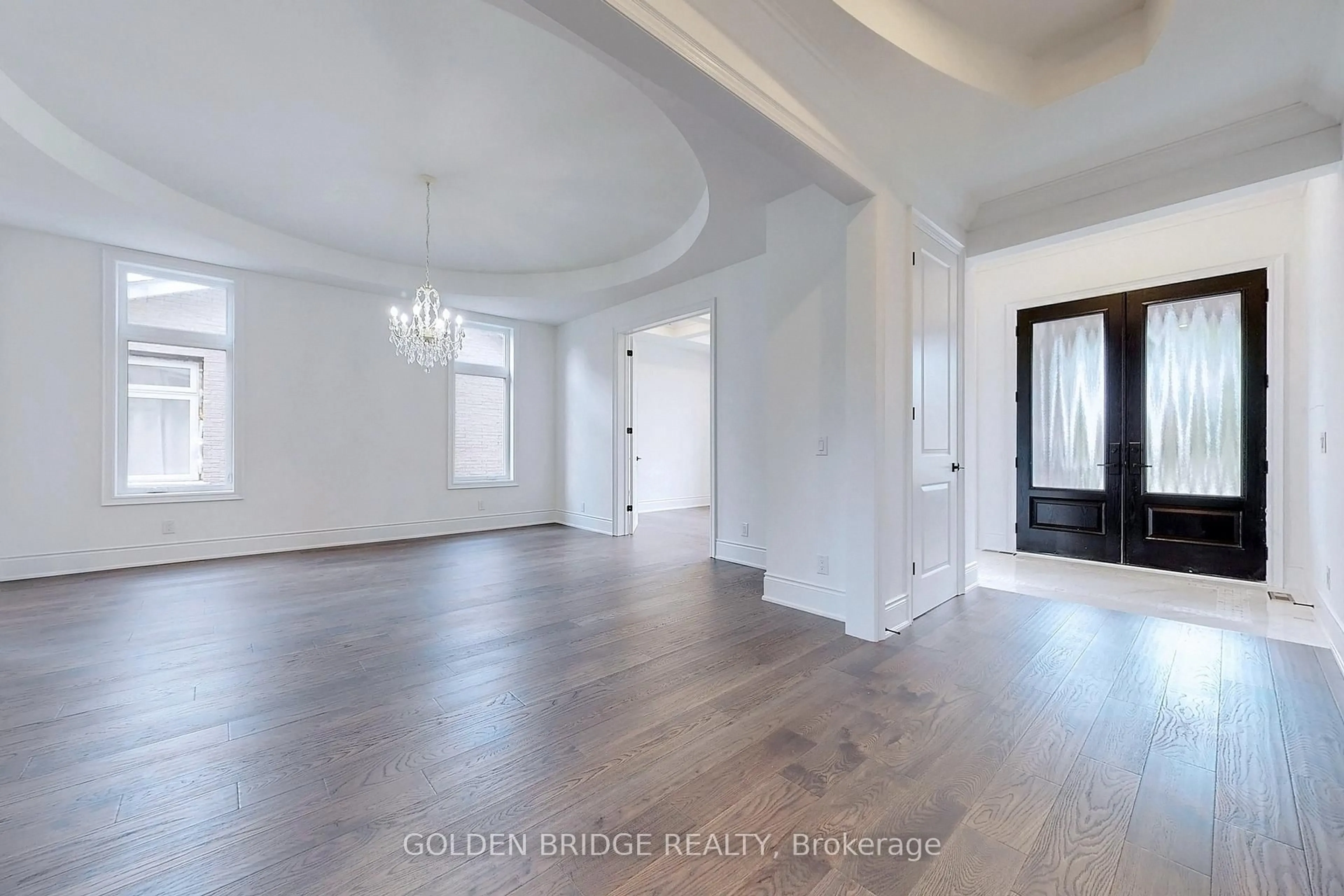 Indoor entryway for 307 Walter Dr, Georgina Ontario L4P 3A8